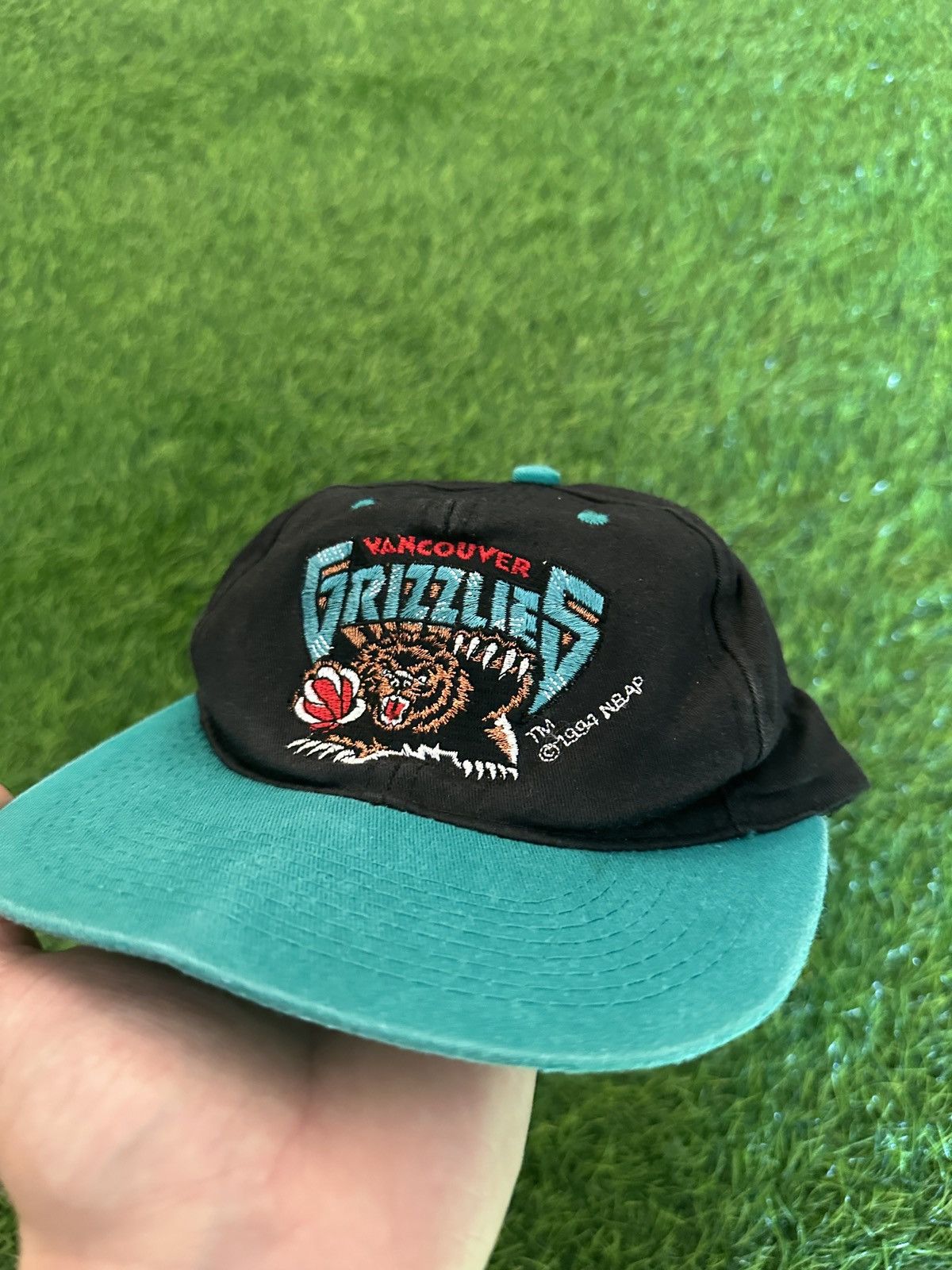 NBA Vintage nba vancouver grizzlies 1994 YOUTH KIDS hat Size ONE SIZE - 1 Thumbnail