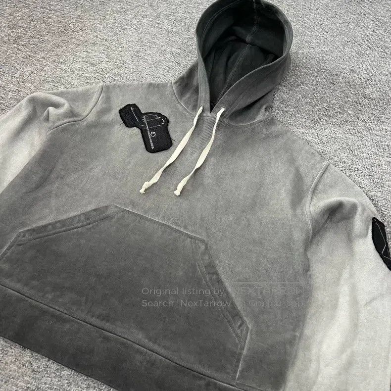Louis Vuitton Louis Vuitton Washed Worn Tie Dye Badge Hoodie Size US S / EU 44-46 / 1 - 3 Thumbnail