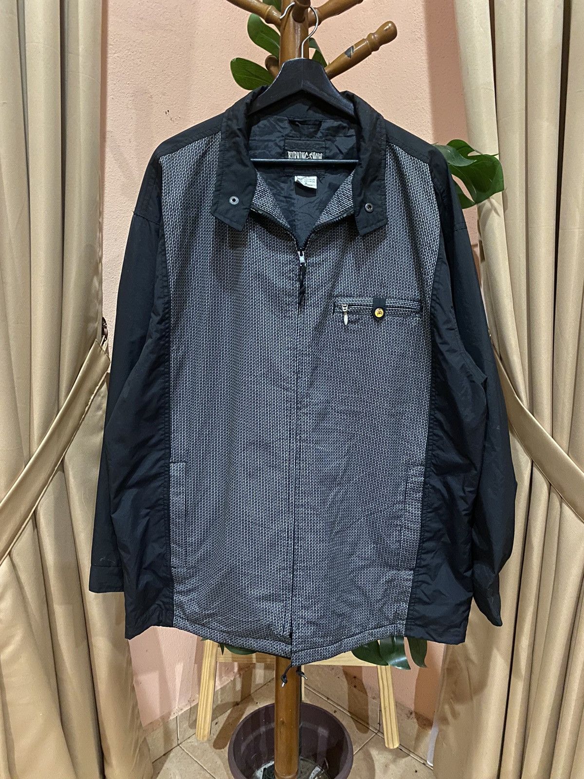 Vintage VINTAGE BURNING SNOW OVERSIZE WINDBREAKER Size US M / EU 48-50 / 2 - 3 Thumbnail