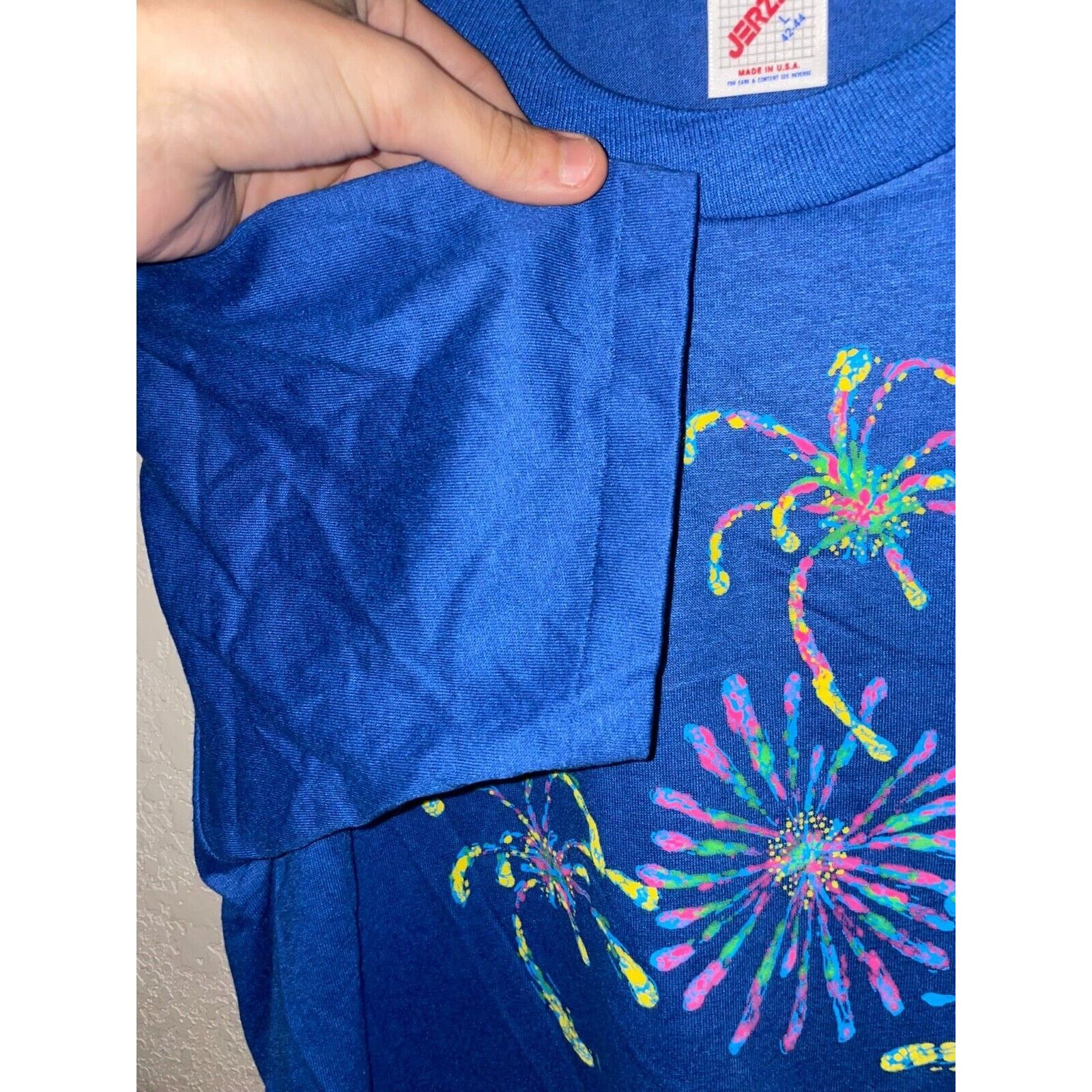 Jerzees Vintage Fireworks Shirt Jerzees Blue Splatter July 4th 80s L Size US L / EU 52-54 / 3 - 6 Thumbnail