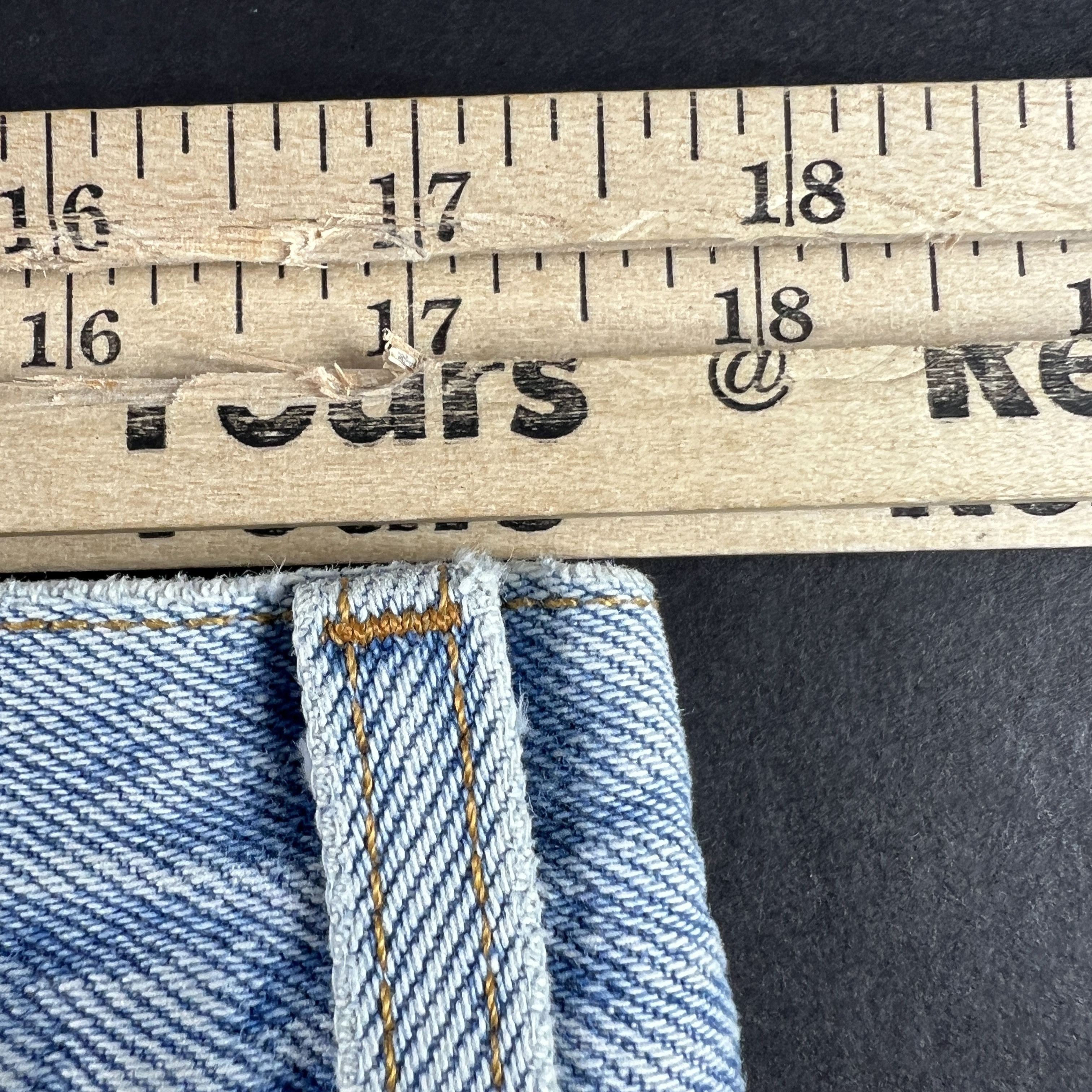 Levi's × Vintage Y2K Levi's Jeans 560 Loose Tapered Light Blue Faded Denim Size US 35 - 23 Thumbnail
