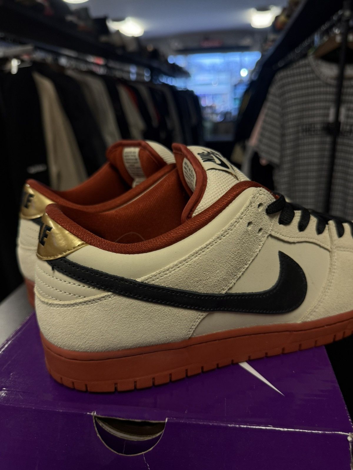 Nike Size 11 - Nike Dunk SB Low Muslin “Hennessy” 2020 Size US 11 / EU 44 - 10 Thumbnail