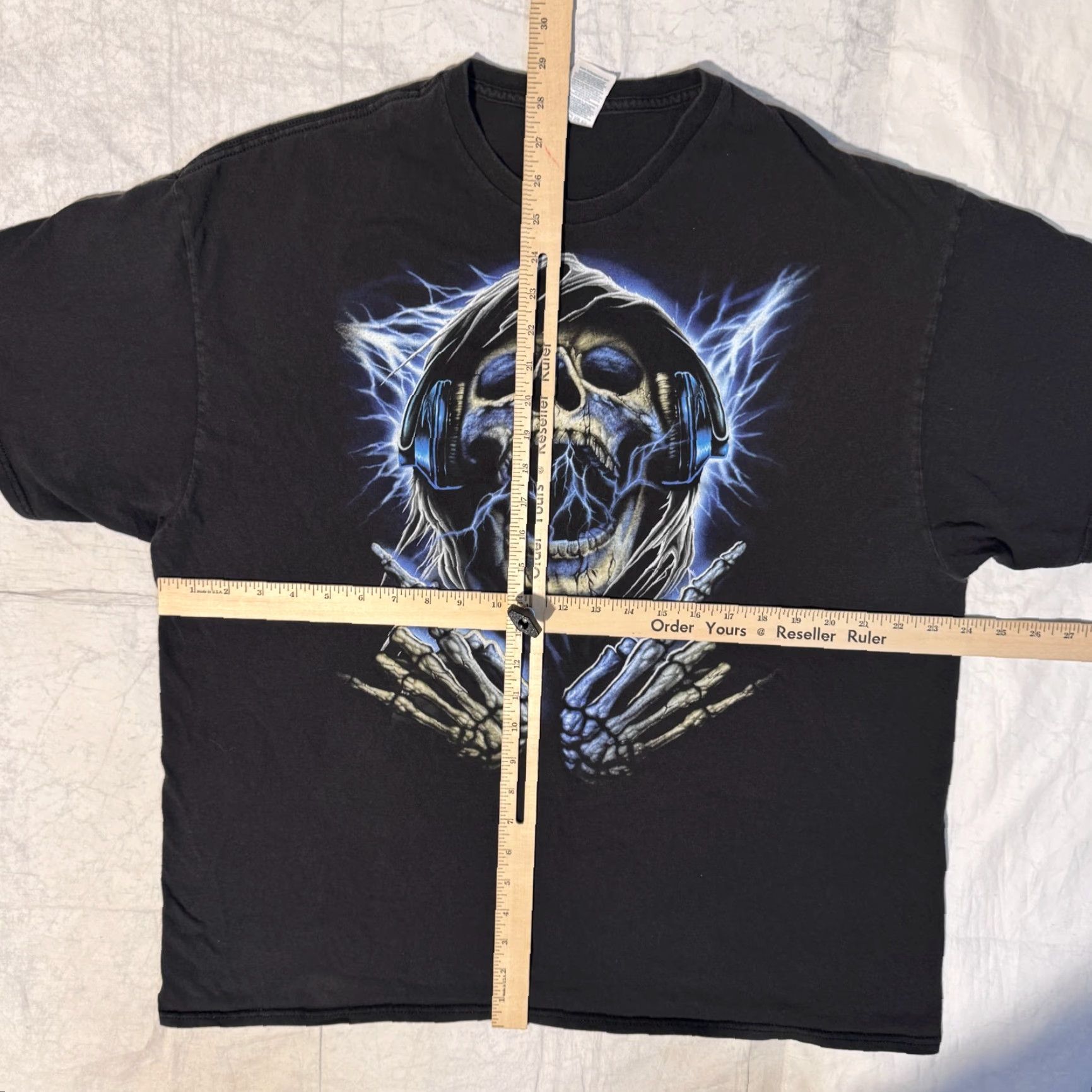 Gildan VINTAGE Y2K Skeleton Grim Reaper Punk Rock Lightning Rock & Roll Tshirt 2XL Men's Black Gildan Crew Neck Short Sleeve Logo Rock Theme Tshirt Size US XXL / EU 58 / 5 - 4 Thumbnail