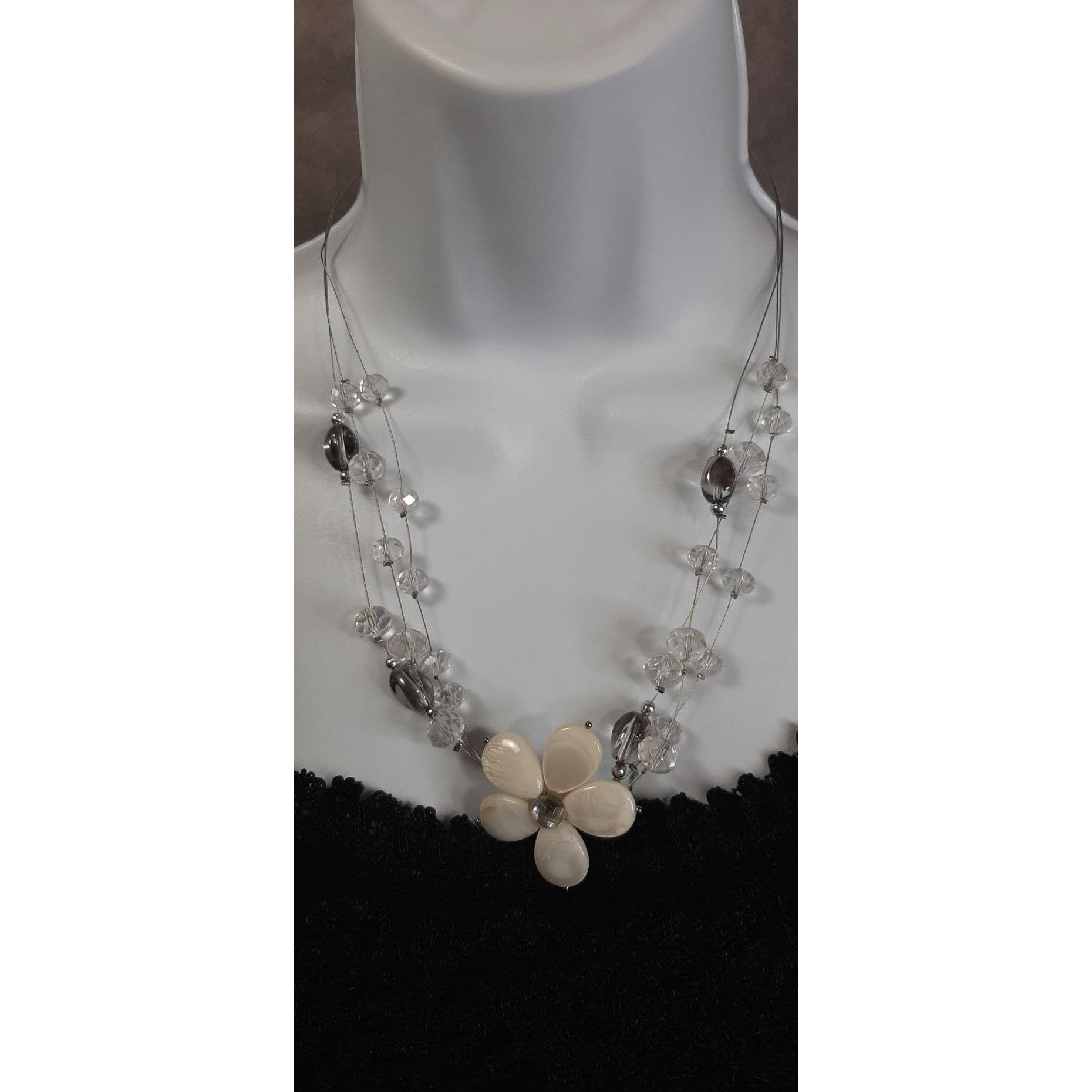 Other Vintage Fairycore Mermaidcore Shell Flower Pendant Necklace Size ONE SIZE - 3 Thumbnail