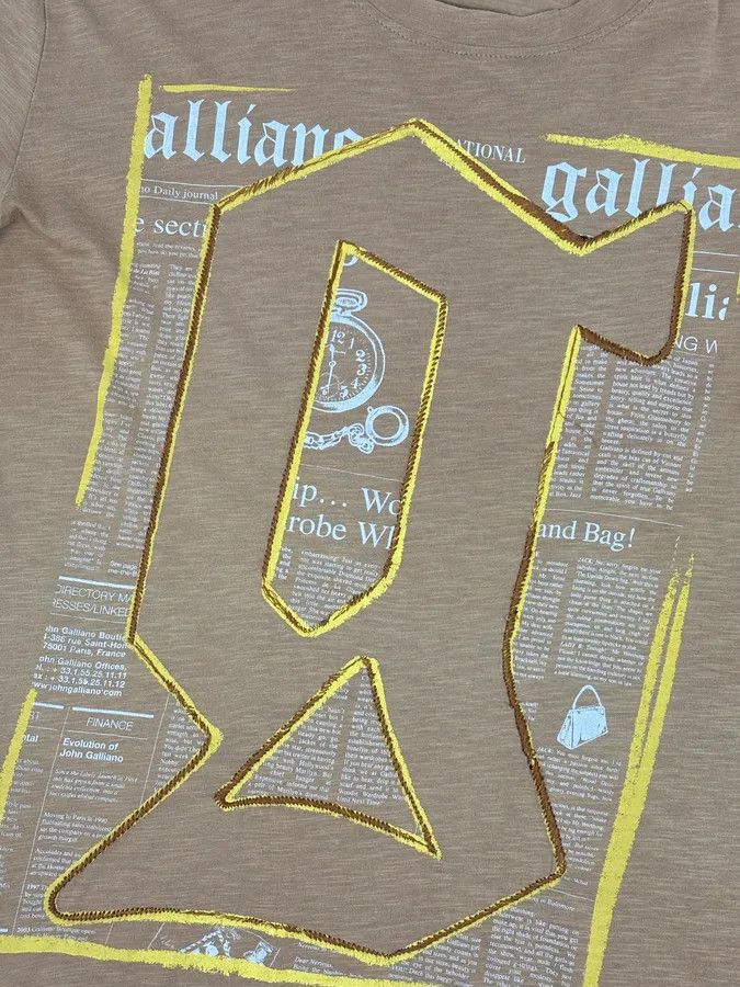 John Galliano Galliano Printed Letters Beige G T-Shirt Size US M / EU 48-50 / 2 - 7 Thumbnail
