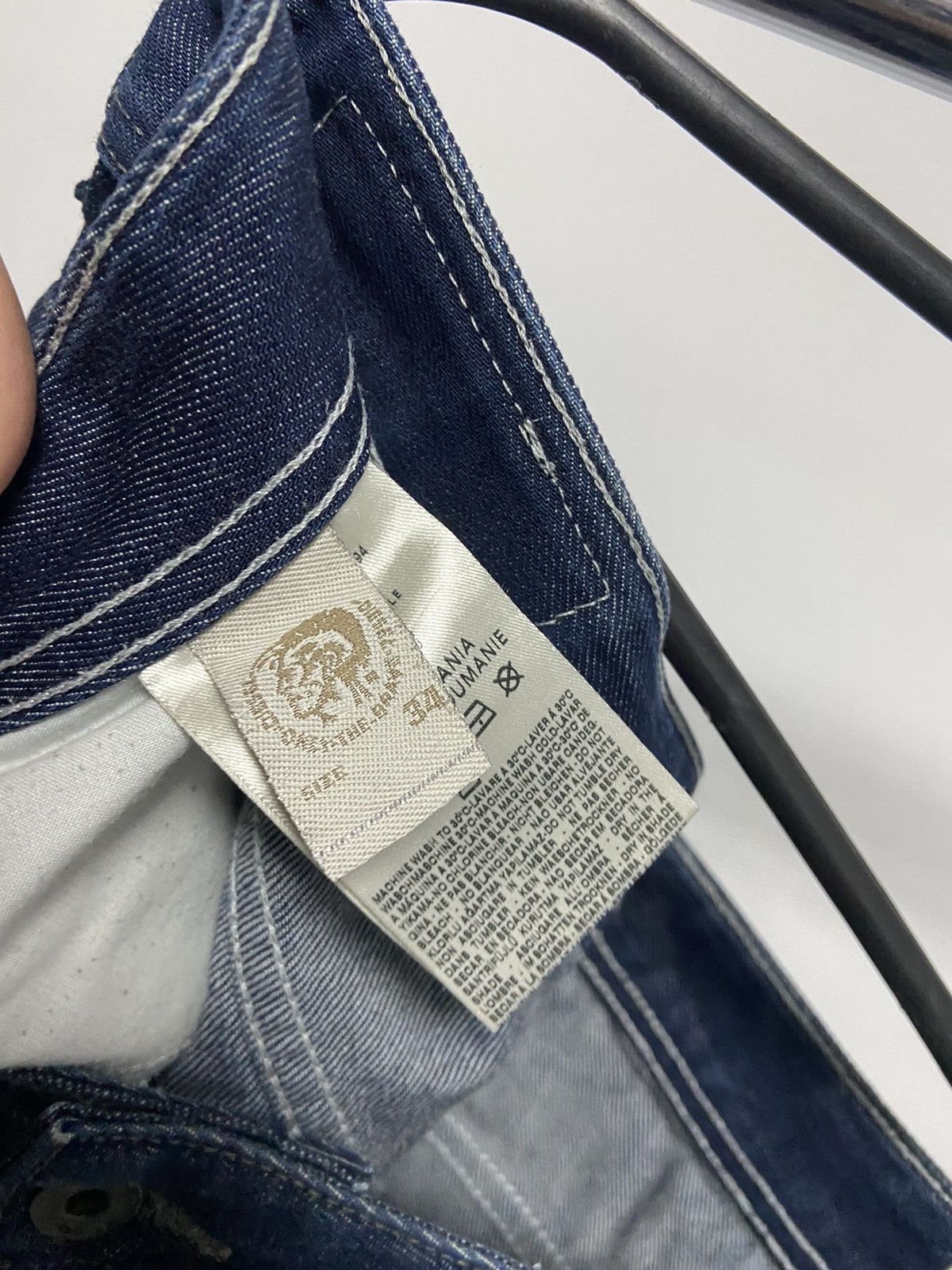 Diesel × Japanese Brand × Vintage Diesel Japanese dragon vintage jeans pants baggy pocket logo Size US 34 / EU 50 - 6 Thumbnail