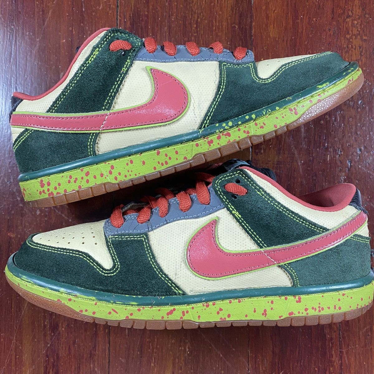 Nike SB Dunk Low Mosquito 2008 Size US 8.5 / EU 41-42 - 2 Thumbnail