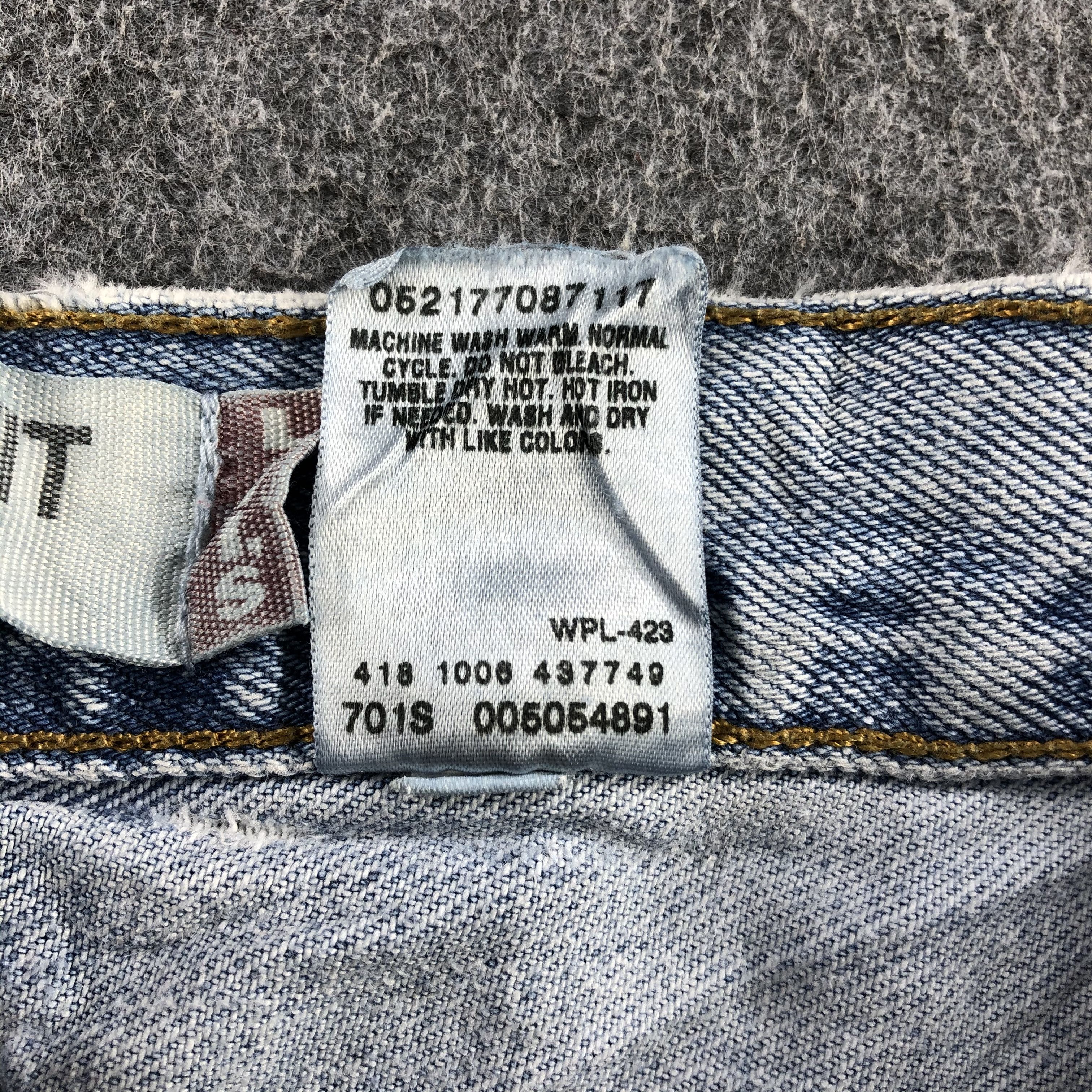 Levi's Vintage Light Wash Levis 505 Jeans-J2182 Size US 27 - 17 Thumbnail