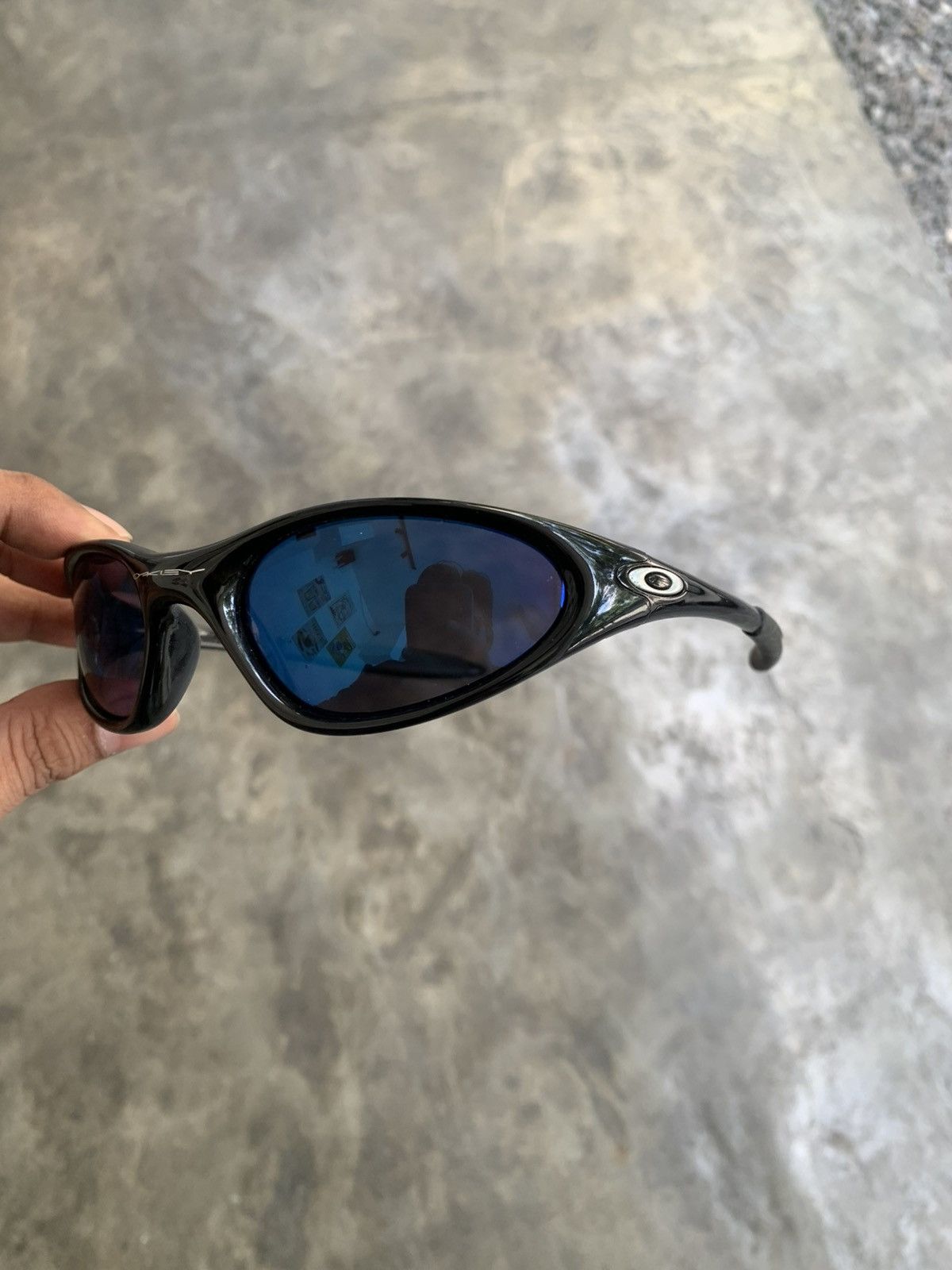 OAKLEY MINUTE Oakley Minute 1.0 Black (ice blue) NEW OLD STOCK