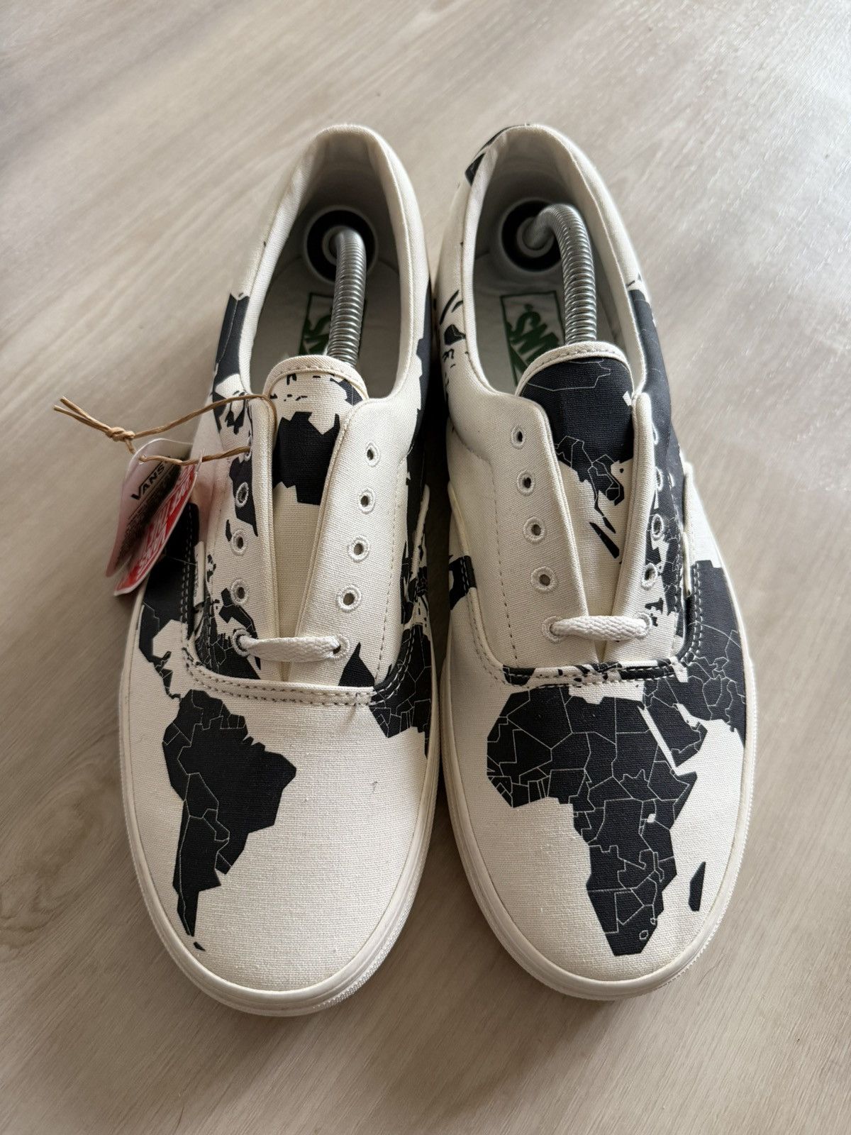 Vans Vans UA Era “Save Our Planet” Sneaker White/Black - Sz 11.5 Size US 11.5 / EU 44-45 - 3 Thumbnail