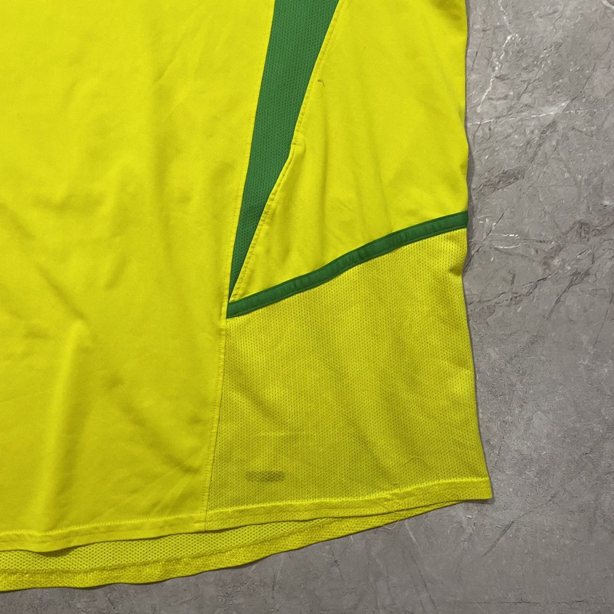 Nike VINTAGE NIKE BRAZIL TEE SOCCER JERSEY 00s Size US XL / EU 56 / 4 - 7 Thumbnail