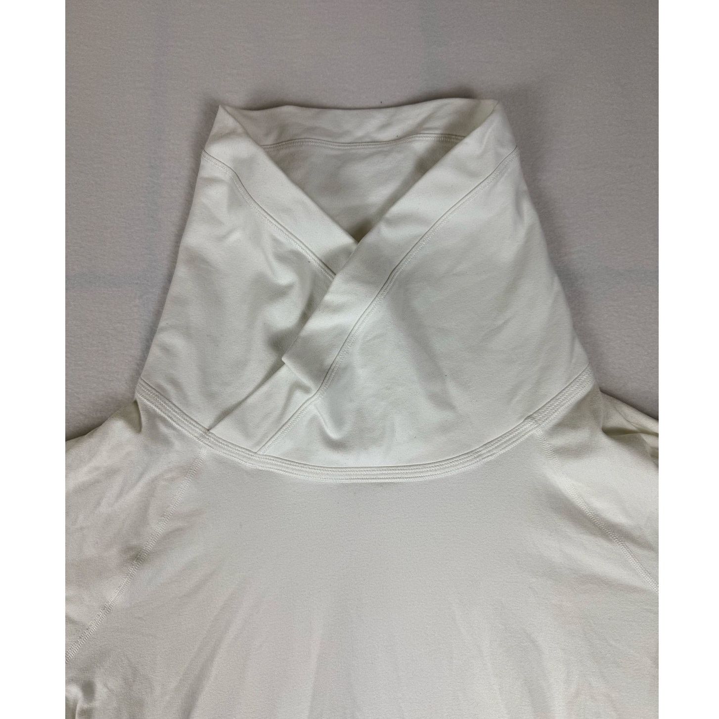 Lululemon Lululemon Healthy Heart Pullover White Long Sleeve 4 Size S / US 4 / IT 40 - 10 Thumbnail