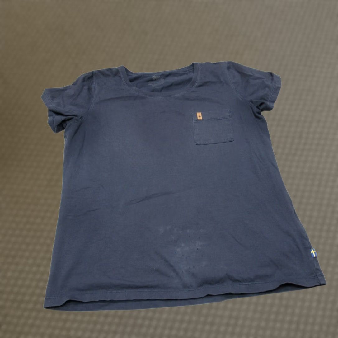Vintage Fjallraven Ovik T-Shirt Womens Large Blue Short Sleeve Casual Classic Size L / US 10 / IT 46 - 1 Thumbnail