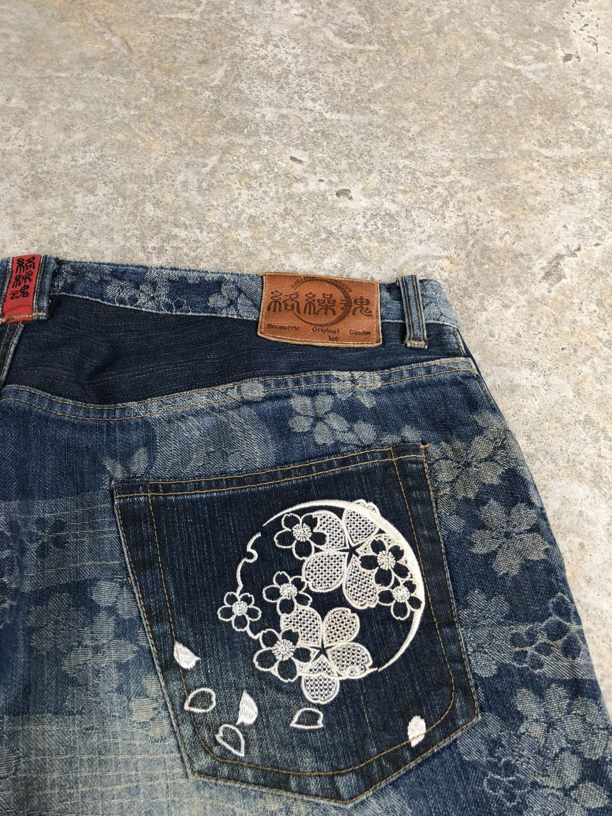 Karakuri Tamashii Karakuri Tamashii Embroidered Jeans Distressed Jeans Size US 39 - 17 Thumbnail