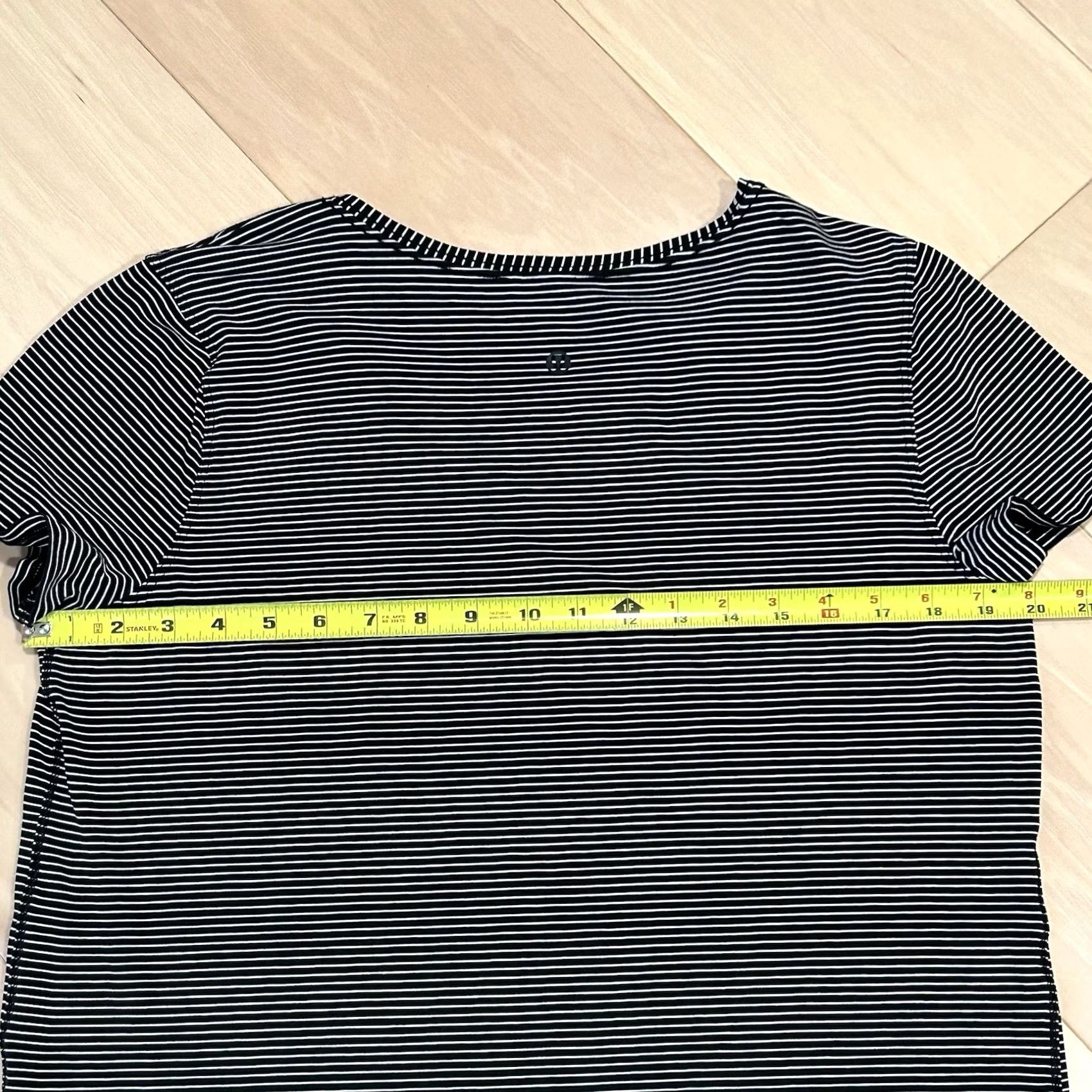 Lululemon VINTAGE Lululemon Love Shirt Short Sleeve Black Striped Womens 10 T-Shirt Size L / US 10 / IT 46 - 4 Thumbnail