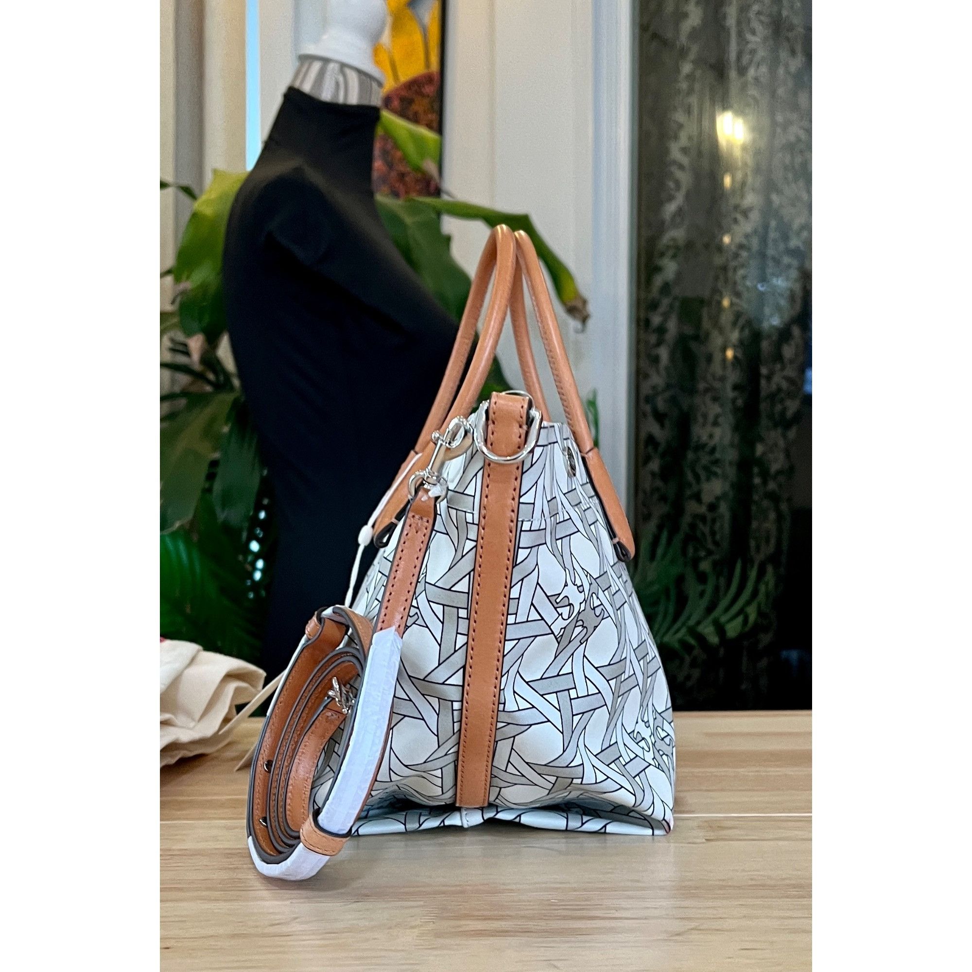 Tory Burch NWT! Tory Burch Nylon Basket Weave Handbag Size ONE SIZE - 4 Thumbnail