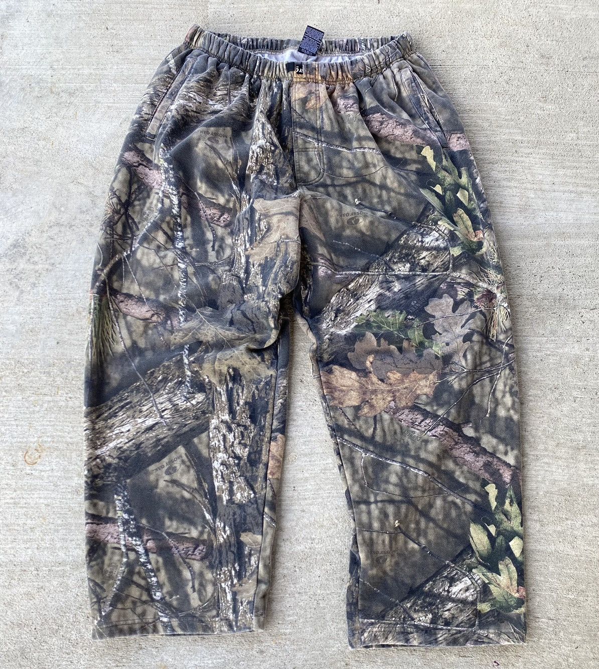 image of Mossy Oaks x Realtree Vintage 90’S Baggy Camouflage Realtree Sweatpants in Green, Men's (Size 38)