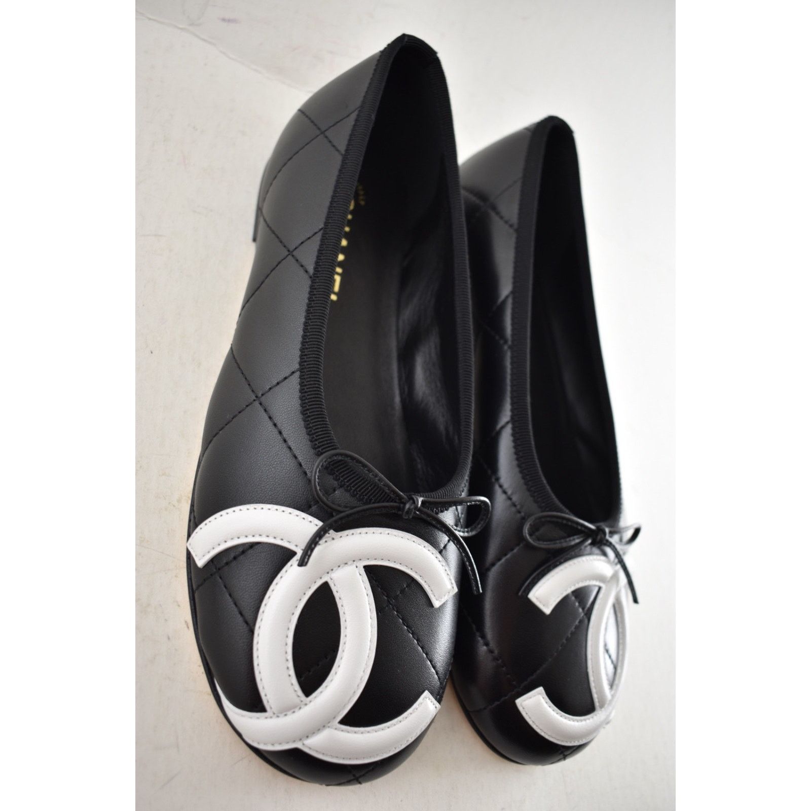 Chanel Chanel Coco Beach Black White XL Logo Ballet Flat 38.5 Size US 8.5 / IT 38.5 - 15 Thumbnail