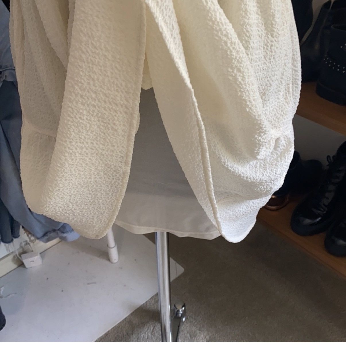 H&M H&M Cream Mini Dress With Slip Size XS Size XS / US 0-2 / IT 36-38 - 4 Thumbnail