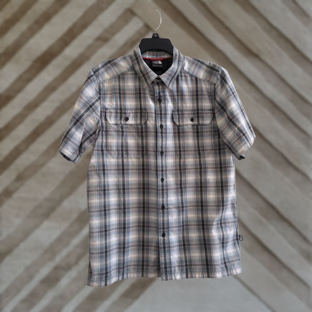 The North Face The North Face Shirt Mens M Gray Plaid Short Sleeve Button Up Casual Pocket Size US M / EU 48-50 / 2 - 1 Thumbnail
