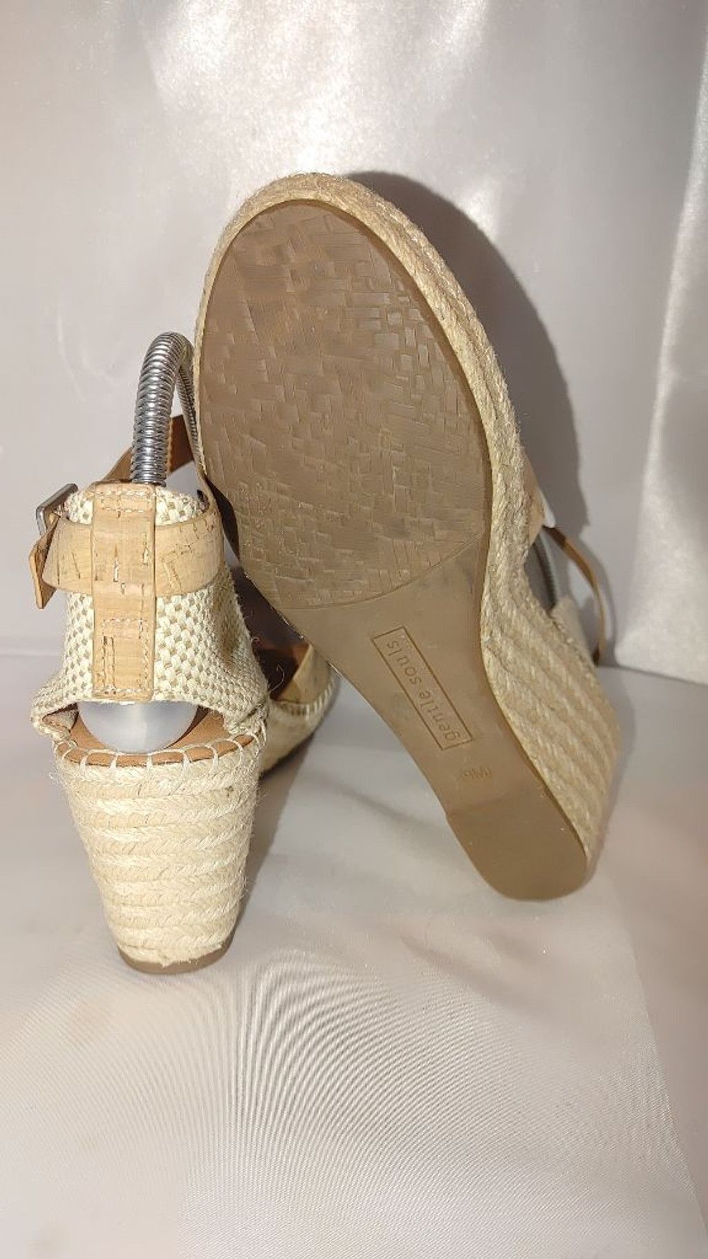 Gentle Souls Gentle Souls by Kenneth Cole Espadrille Size 9M Size US 9 / IT 39 - 8 Thumbnail