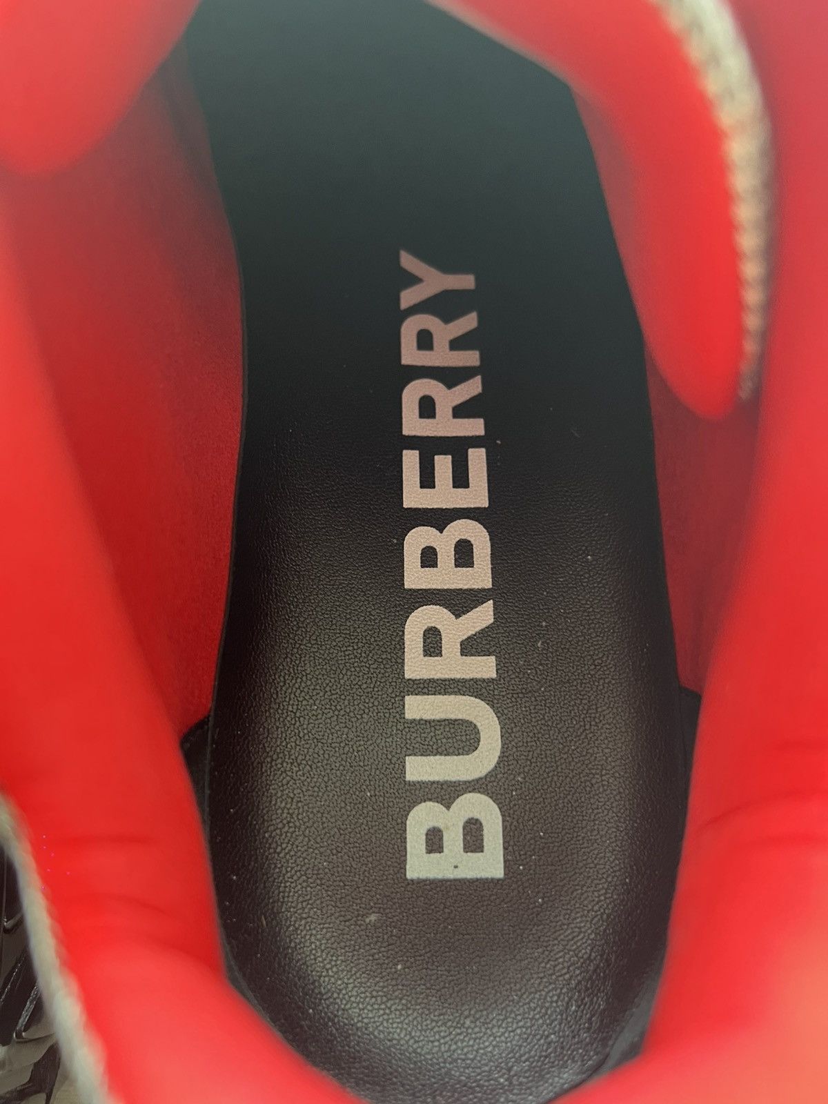 Burberry WORN ONCE Burberry Arthur Sneaker Size 9 Women’s (EU 40) Size US 9 / IT 39 - 7 Thumbnail