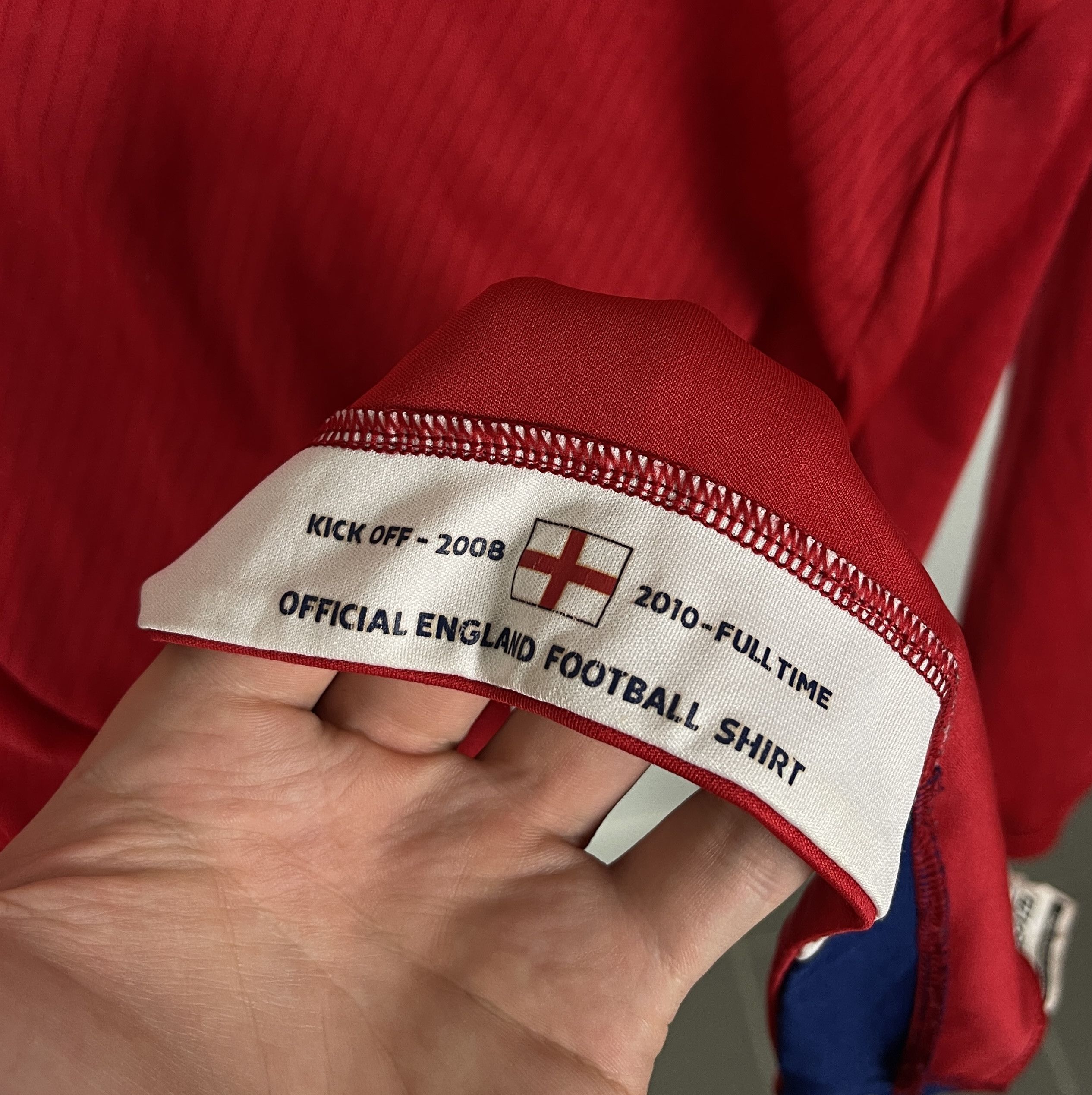 Umbro ENGLAND 2008 Football Umbro Long Sleeve Red Mens Medium M Size US M / EU 48-50 / 2 - 7 Thumbnail