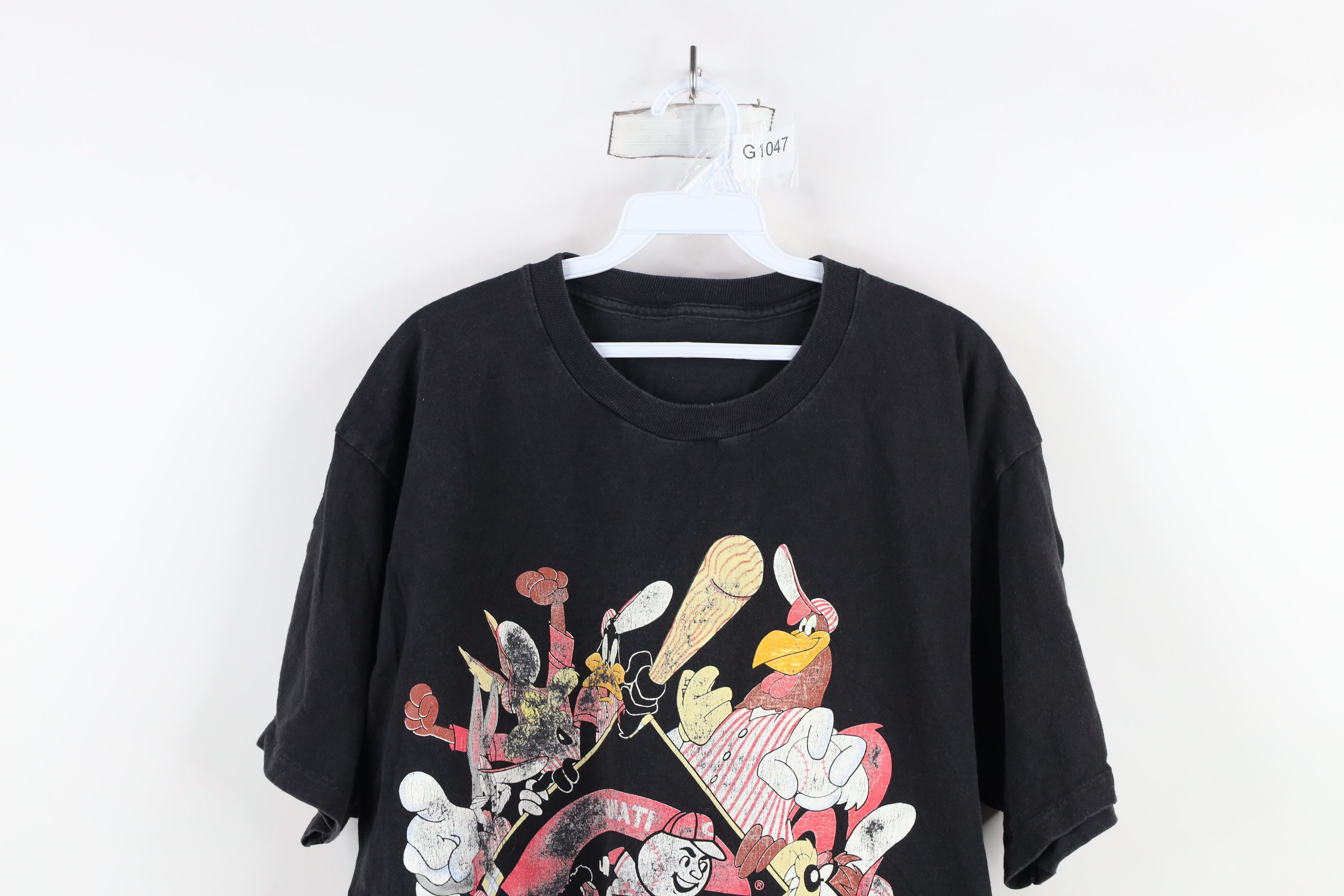 Vintage Vintage 90s Looney Tunes Reds Baseball T-Shirt USA Size US XL / EU 56 / 4 - 2 Thumbnail