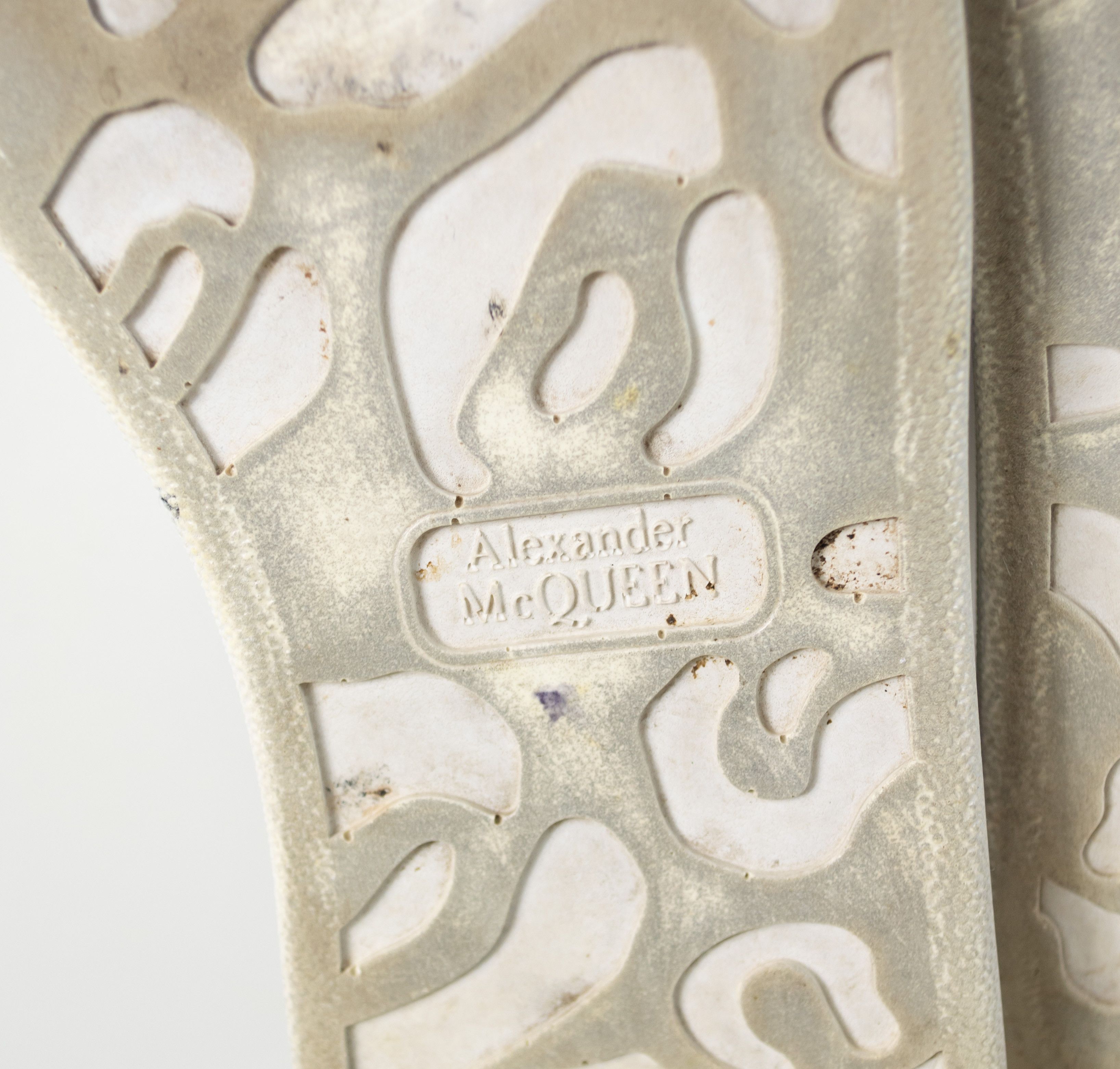 Alexander McQueen Alexander McQueen white sneakers Size US 9 / EU 42 - 11 Thumbnail