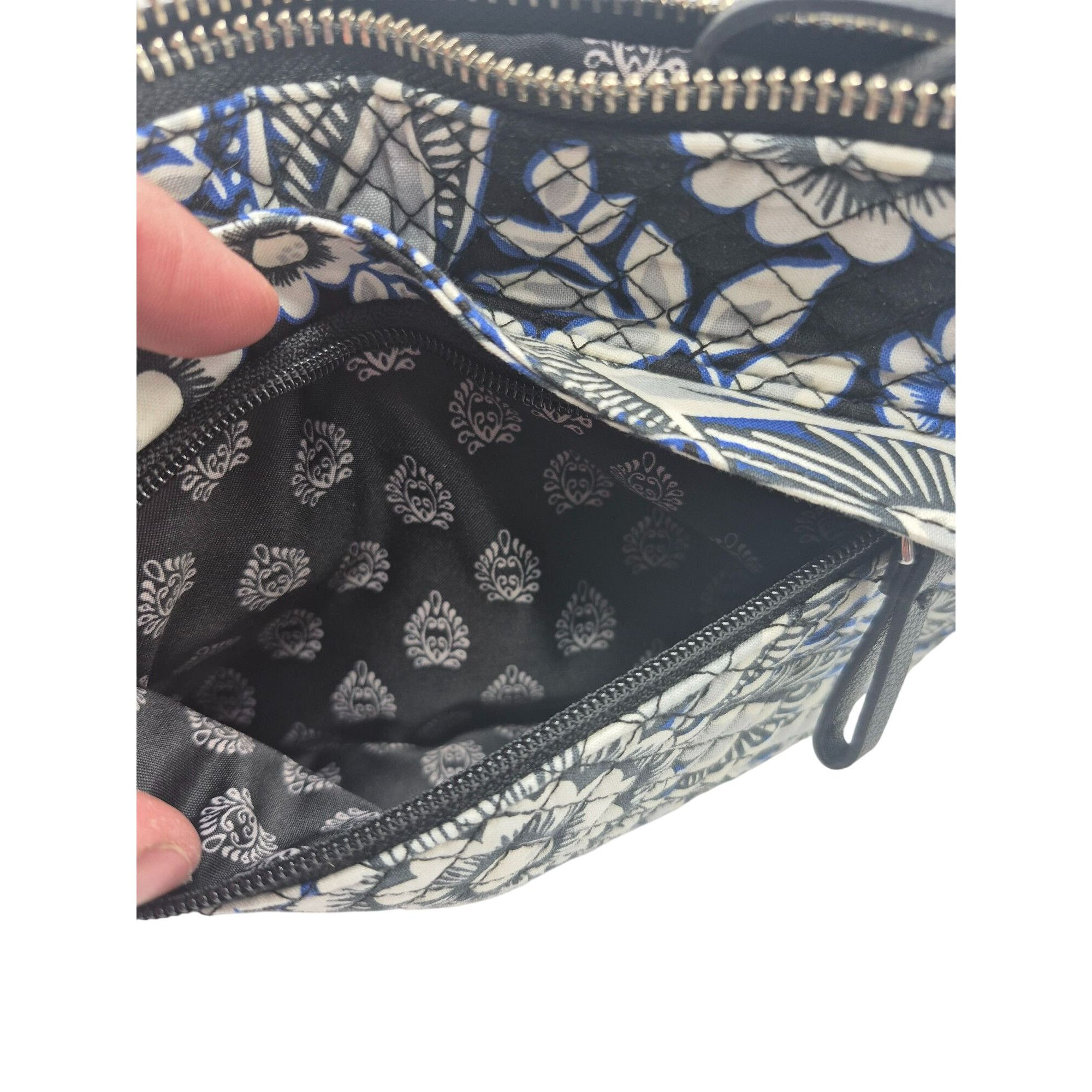 Vera Bradley Vera Bradley Snow Lotus Floral Zip Wristlet Clutch Purse Bl Size ONE SIZE - 6 Thumbnail