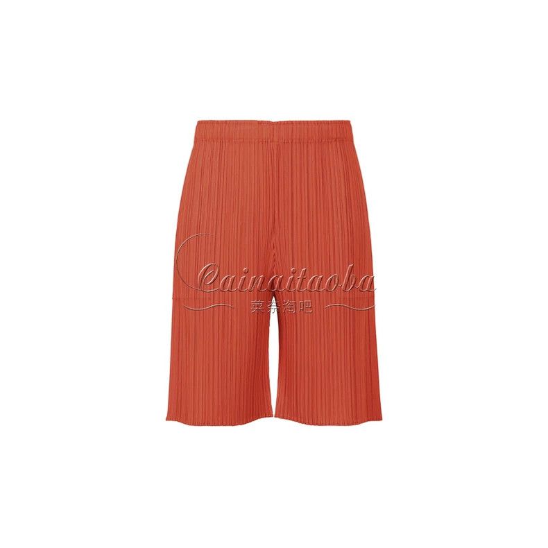 Issey Miyake issey miyake size:3 Red pleated shorts Size US 26 / EU 42 - 1 Thumbnail