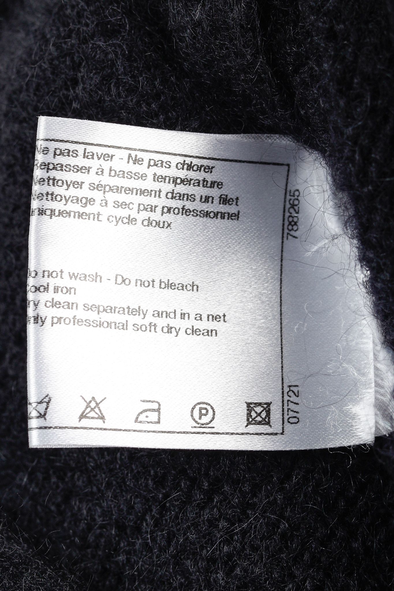 Chanel Chanel 09A Black Wool & Mohair Tiered-Hem Skirt Size 24" / US 00 / IT 34 - 9 Thumbnail