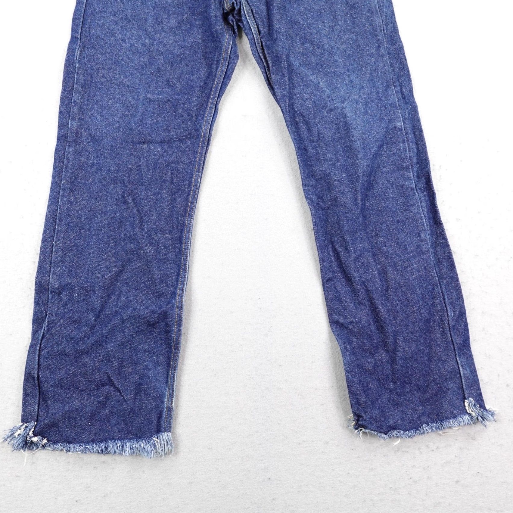 Levi's VINTAGE Levi's Jeans Mens 33x33 Blue Denim 505 Regular Straight Leg Distressed Fray Hem 80s 90s Mens Size US 33 - 3 Thumbnail
