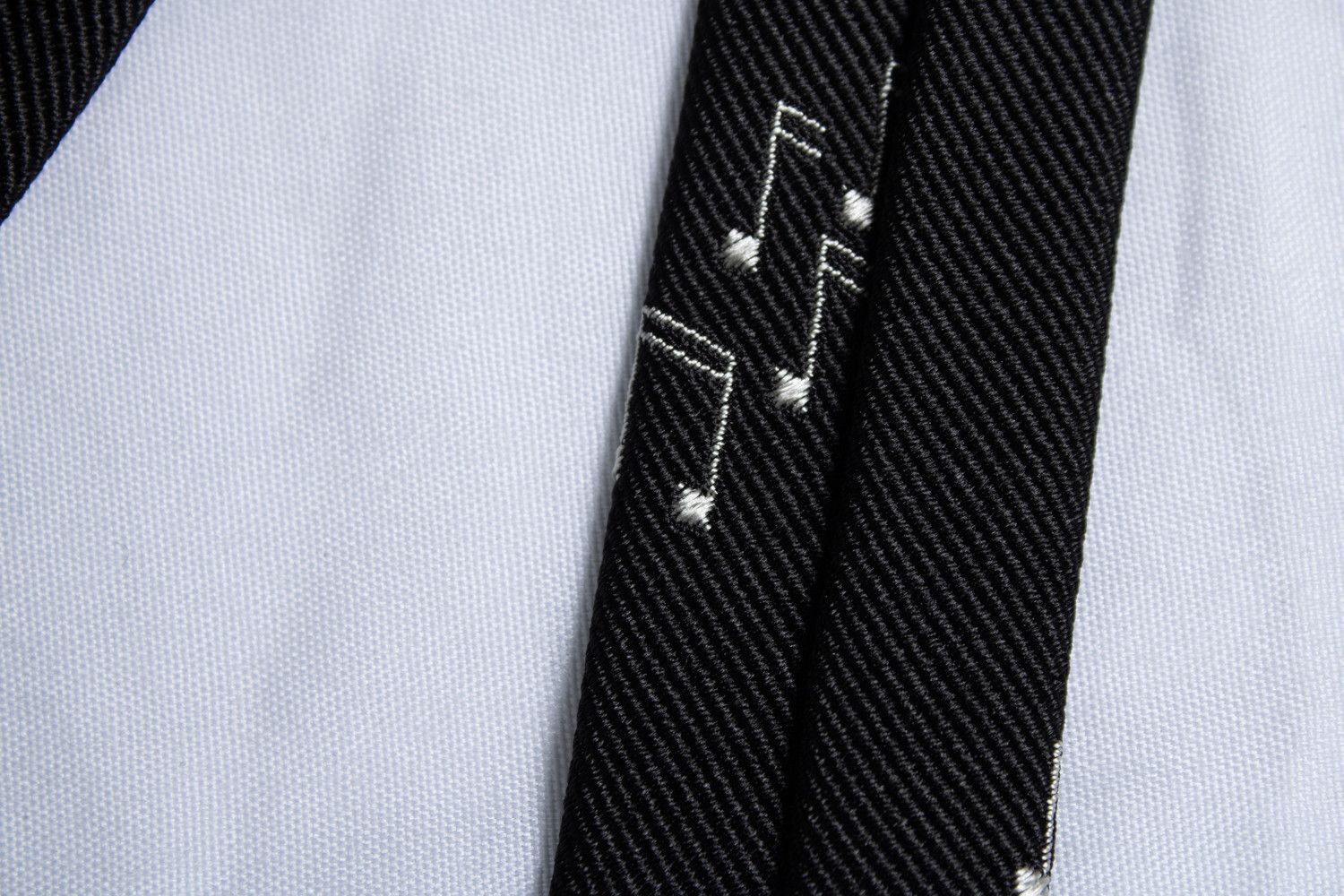 Saint Laurent Paris Saint Laurent, thin tie with music note print Size ONE SIZE - 2 Thumbnail