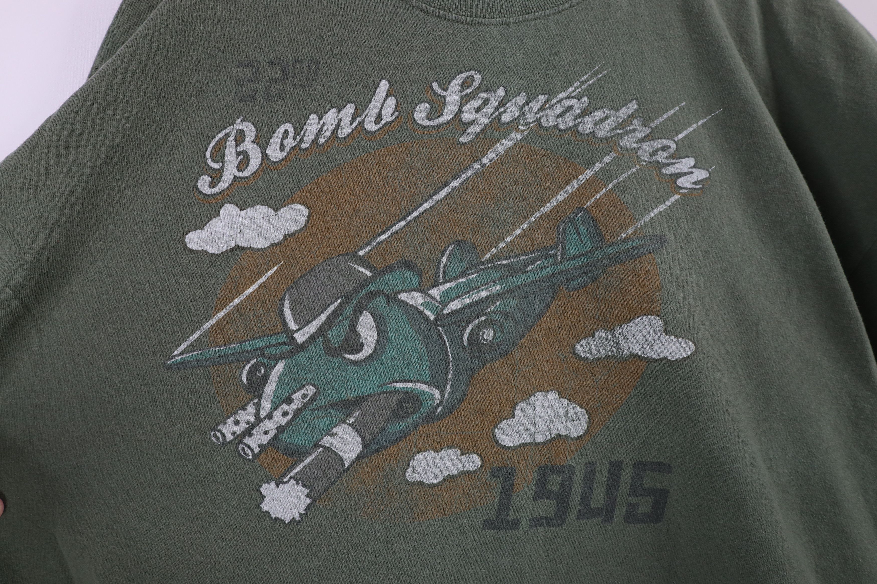 Vintage Vintage Y2K Streetwear 22nd Bomb Squadron War II T-Shirt Size US XXL / EU 58 / 5 - 4 Thumbnail