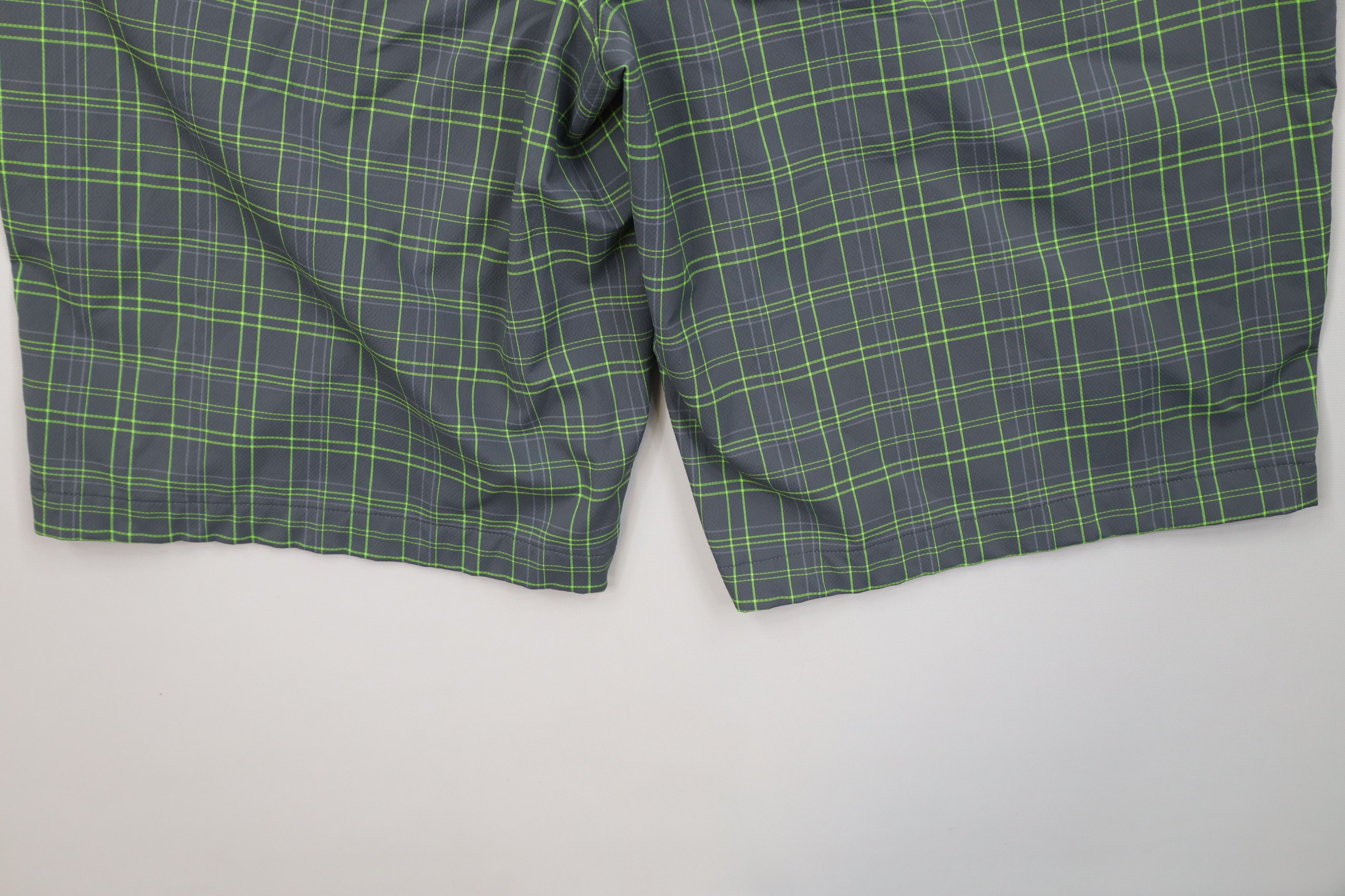 Under Armour Under Armour Stretch Golfing Golf Chino Shorts Gray Plaid Size US 36 / EU 52 - 11 Thumbnail