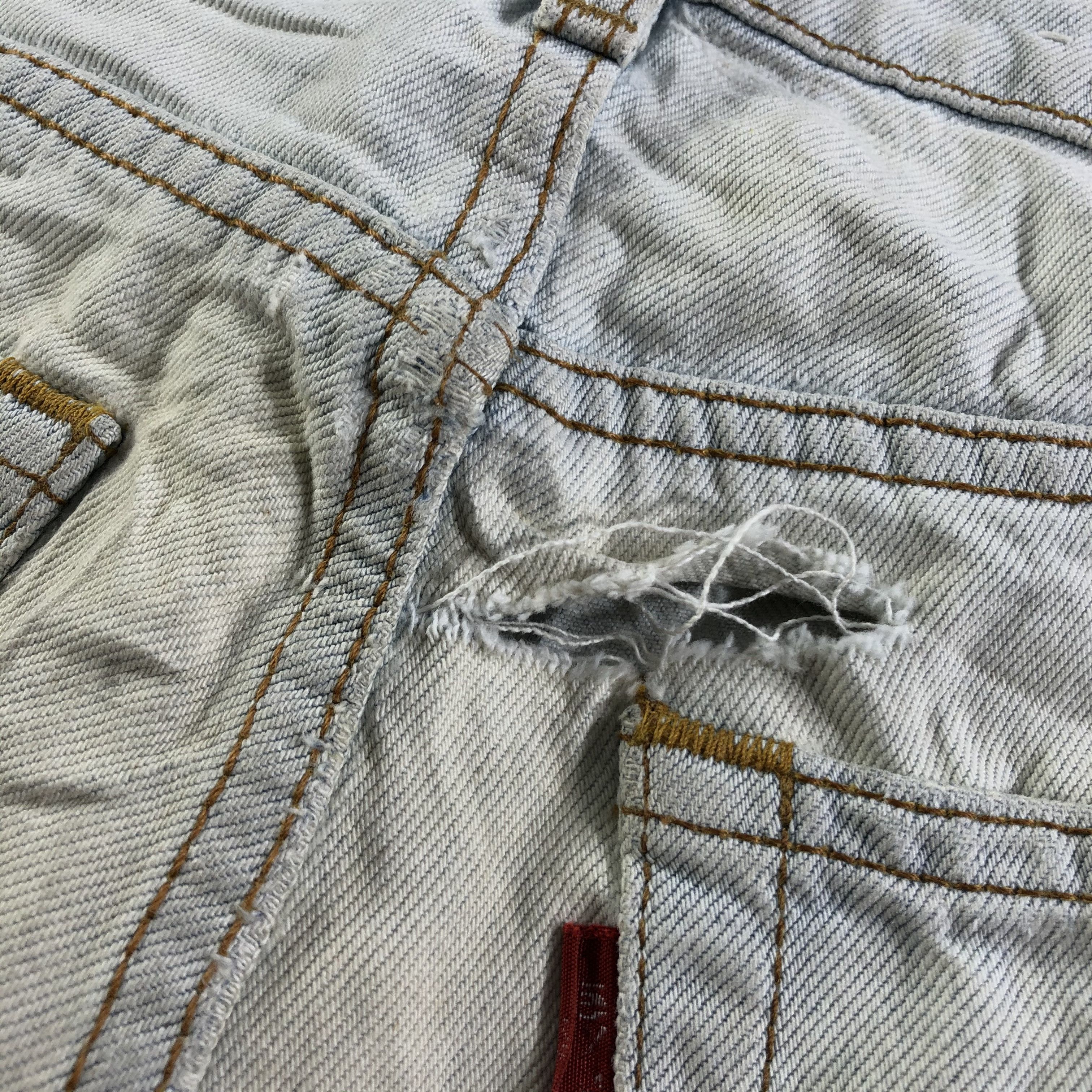 Levi's Vintage Light Wash Levis Jeans-J3955 Size US 29 - 8 Thumbnail