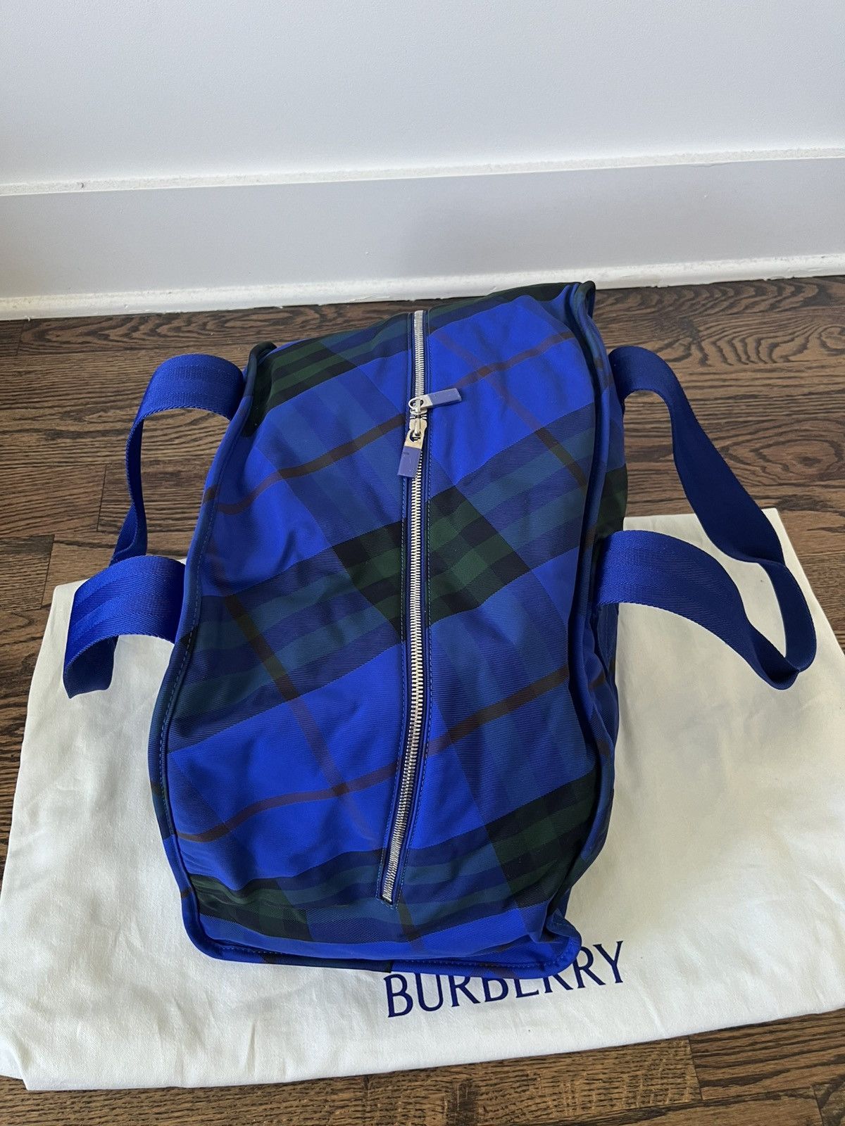 Burberry Burberry Medium Shield Duffle Bag Size ONE SIZE - 11 Thumbnail