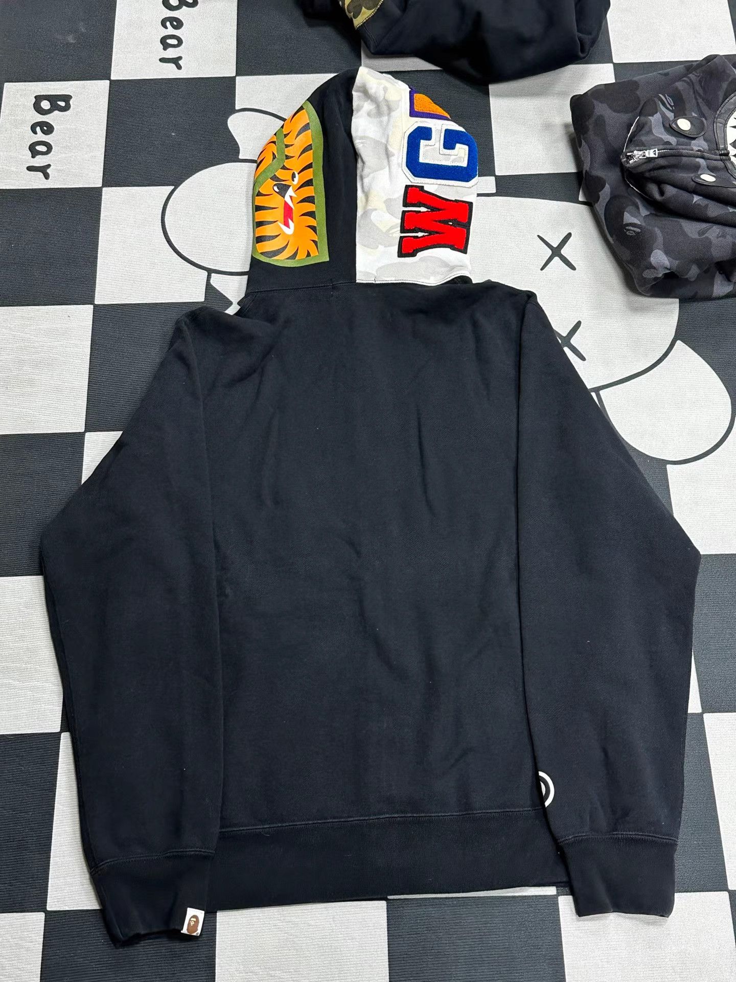 Bape Bape Half Head White Star Shark Jacket K5 Size US XL / EU 56 / 4 - 2 Thumbnail
