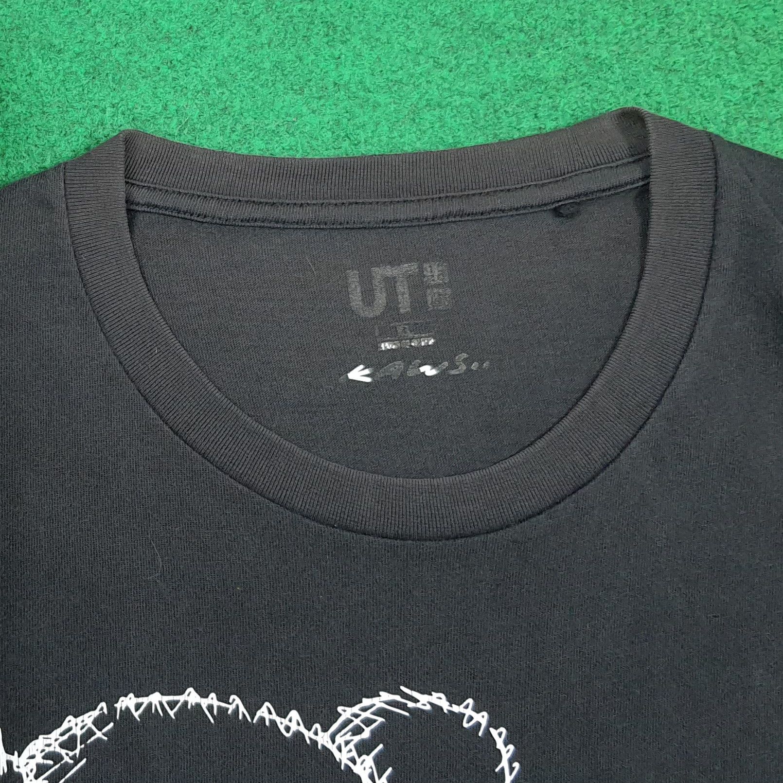 Kaws × Uniqlo Vintage UT x KAWS Japan Streetwear Graphic Tee C294N40 Size US L / EU 52-54 / 3 - 4 Thumbnail