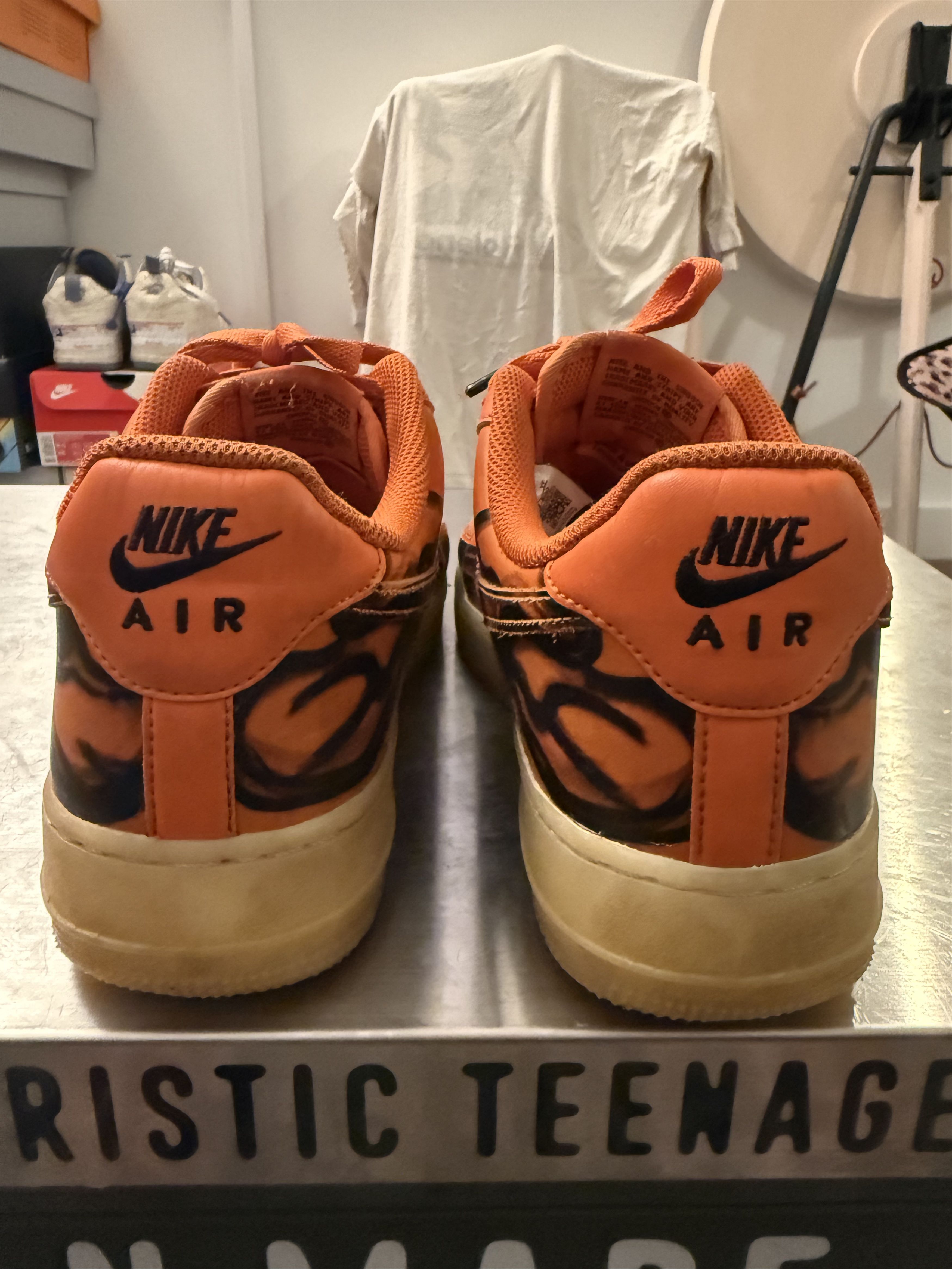 Nike 2020 Nike Air Force 1 Low Orange Skeleton Halloween Size US 8.5 / EU 41-42 - 9 Thumbnail