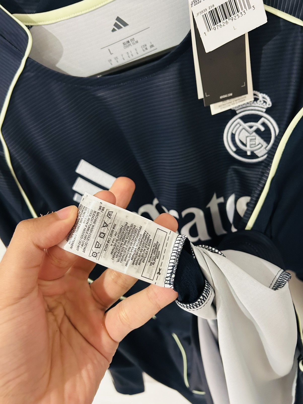 Adidas Real Madrid 2025/26 Away Jersey Size US L / EU 52-54 / 3 - 11 Thumbnail