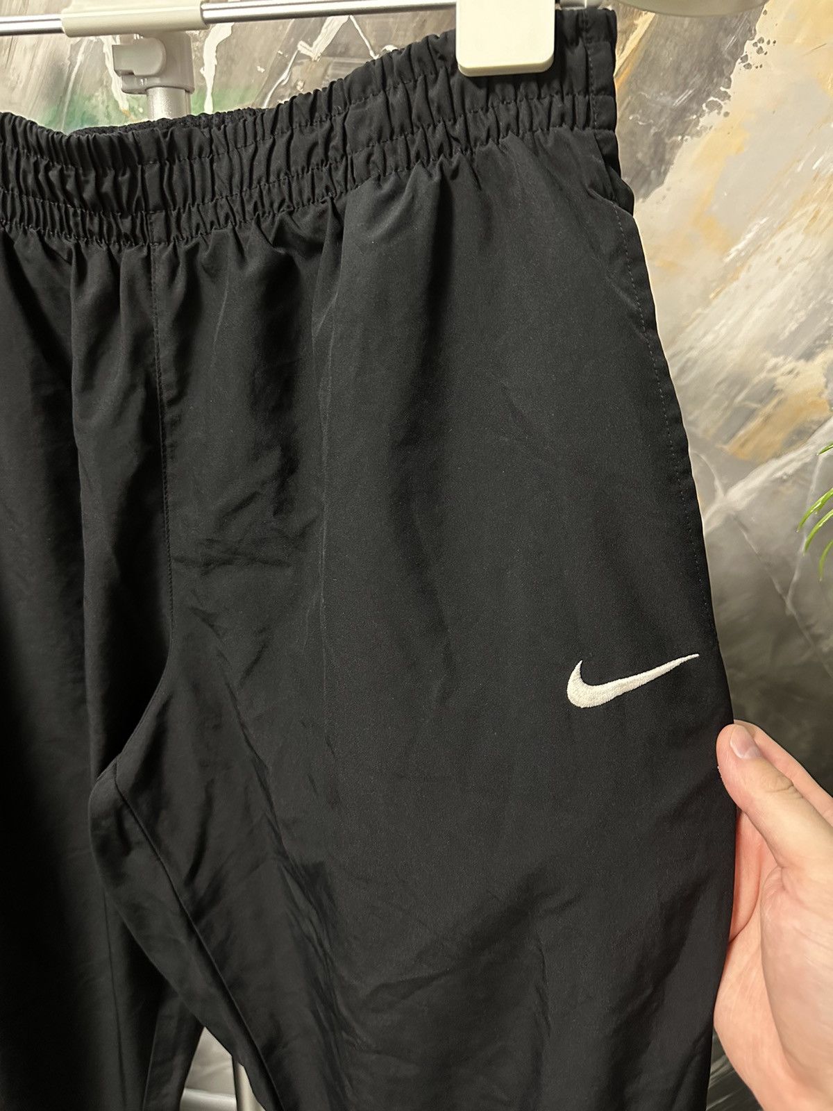 Vintage Vintage Nike Nylon Black Sweatpants Logo Swoosh Size US 36 / EU 52 - 2 Thumbnail