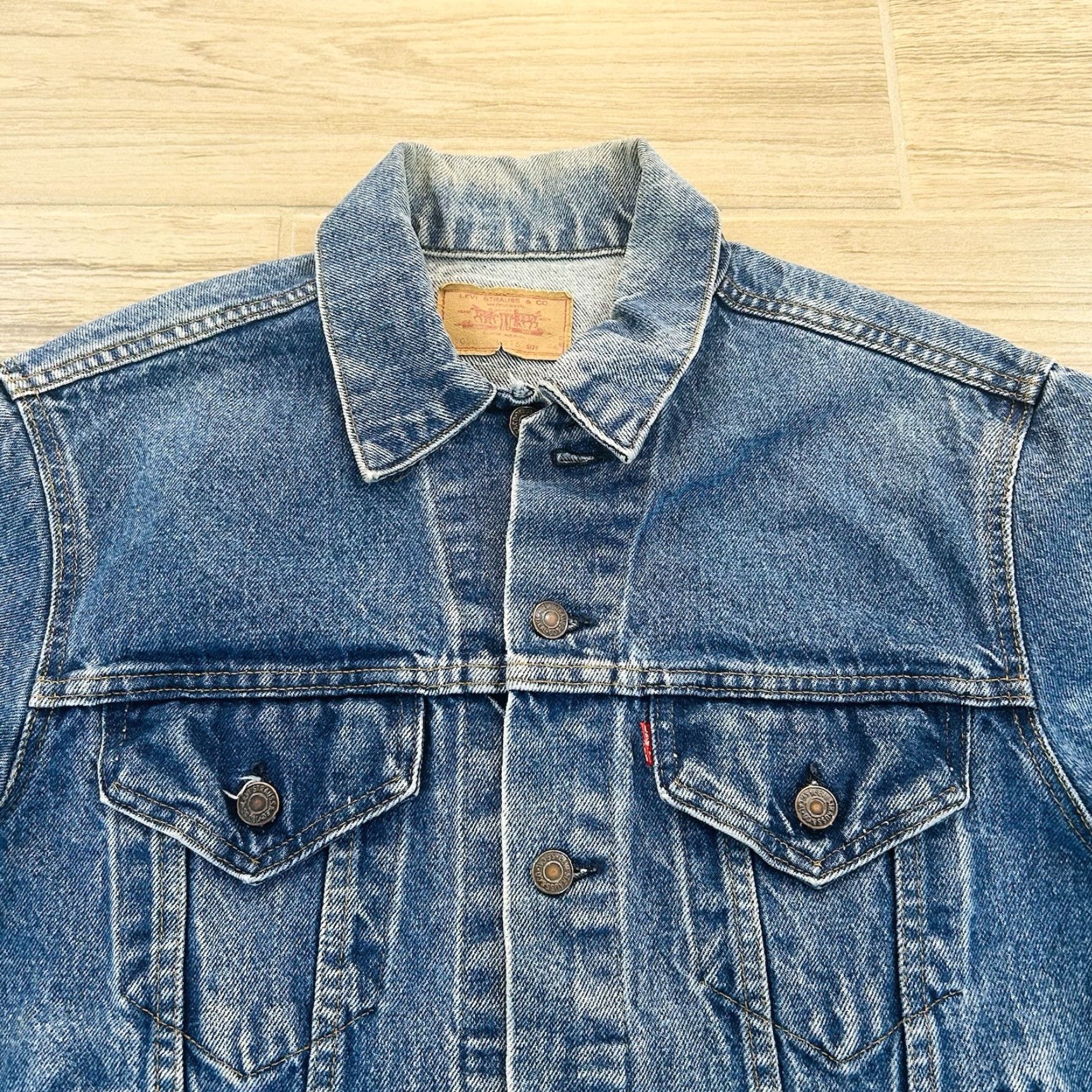 VINTAGE Levi's Denim Blue Jean TRUCKER Jacket MENS 44 Made In USA 70506-0216