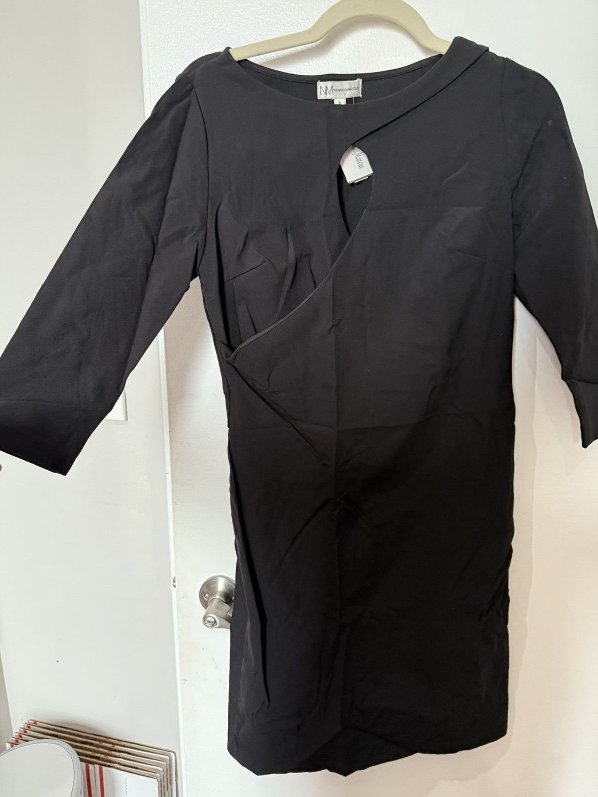 Neiman Marcus Neiman Marcus women dress size 6 Size M / US 6-8 / IT 42-44 - 1 Thumbnail
