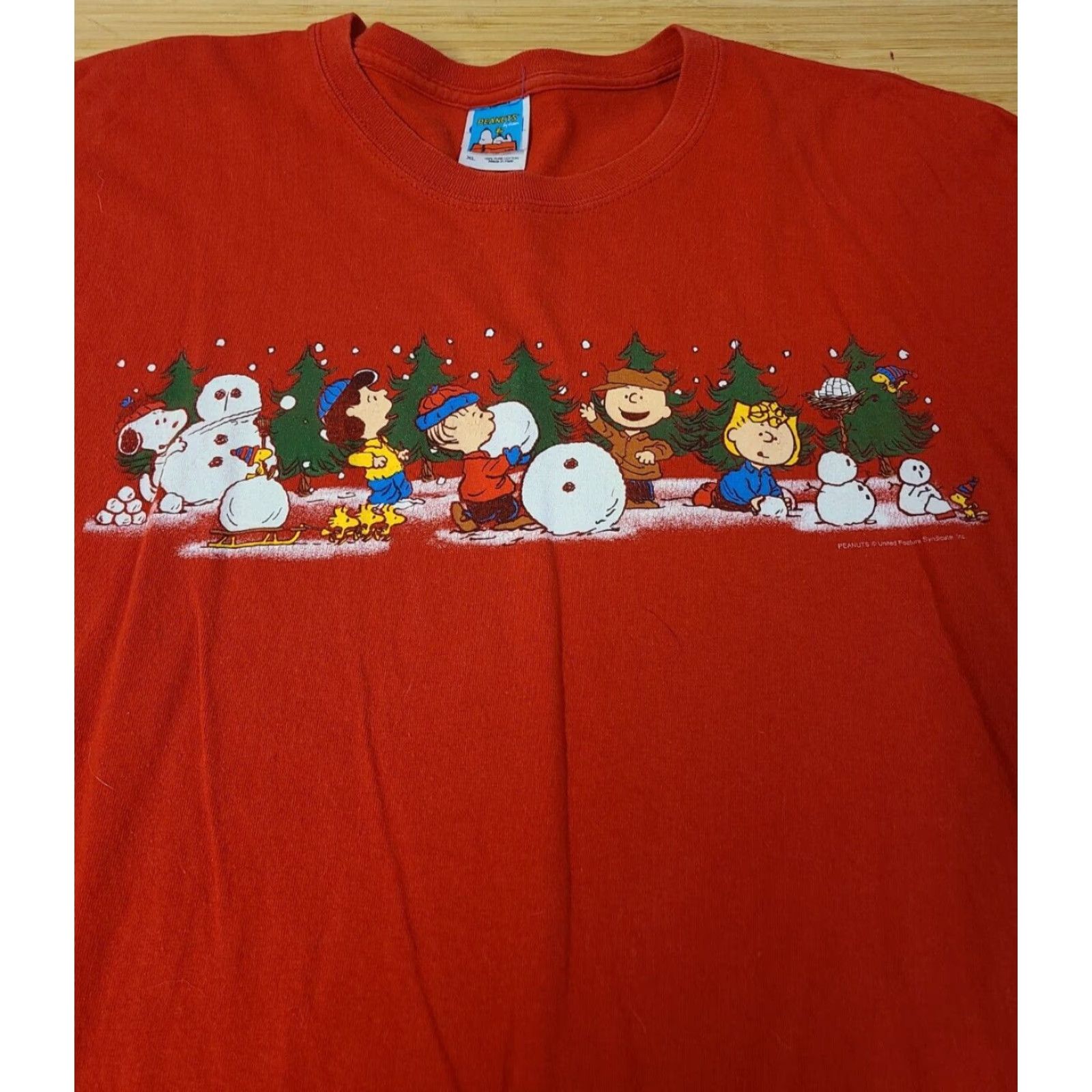 Peanuts Peanuts Shirt Men XL Red Christmas Snowman Snowball Fight Graphic Print Crew Neck Short Sleeve Regular Fit Vintage? No Size US XL / EU 56 / 4 - 2 Thumbnail