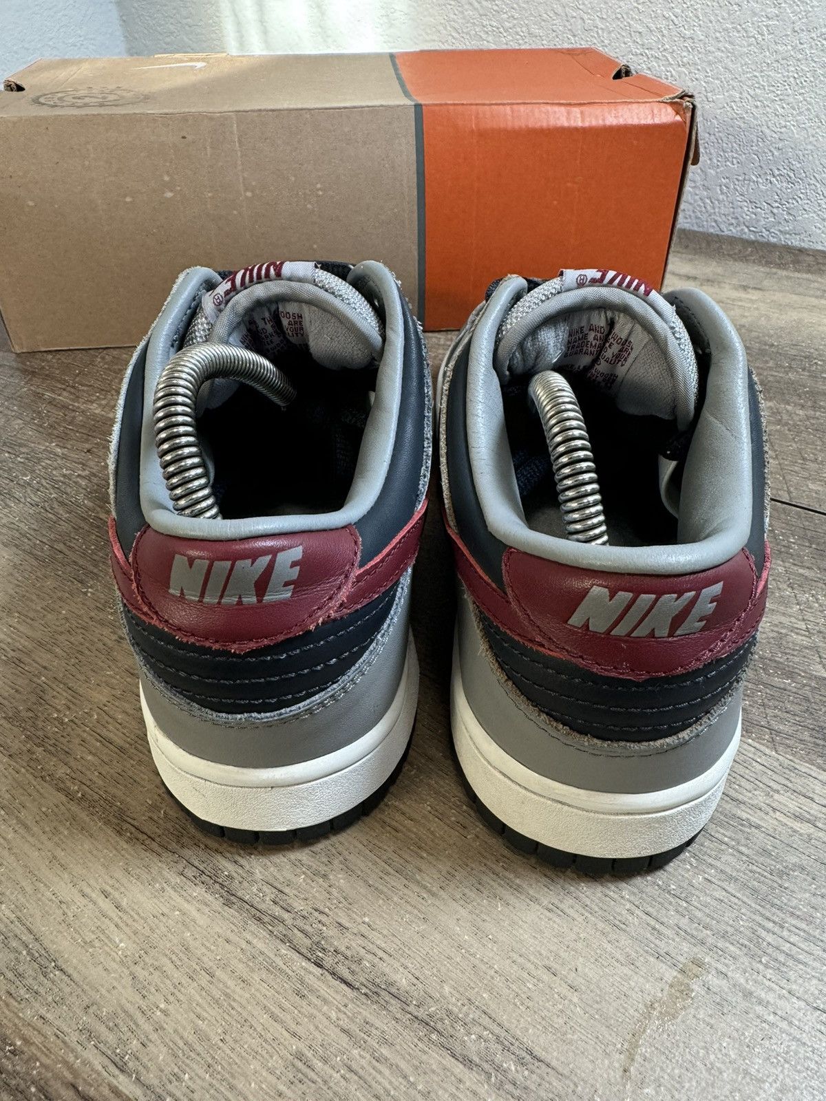 Nike Nike Dunk Low SB Pro 2002 Grey Team Red Anthracite Size 7.5 Size US 7.5 / EU 40-41 - 4 Thumbnail