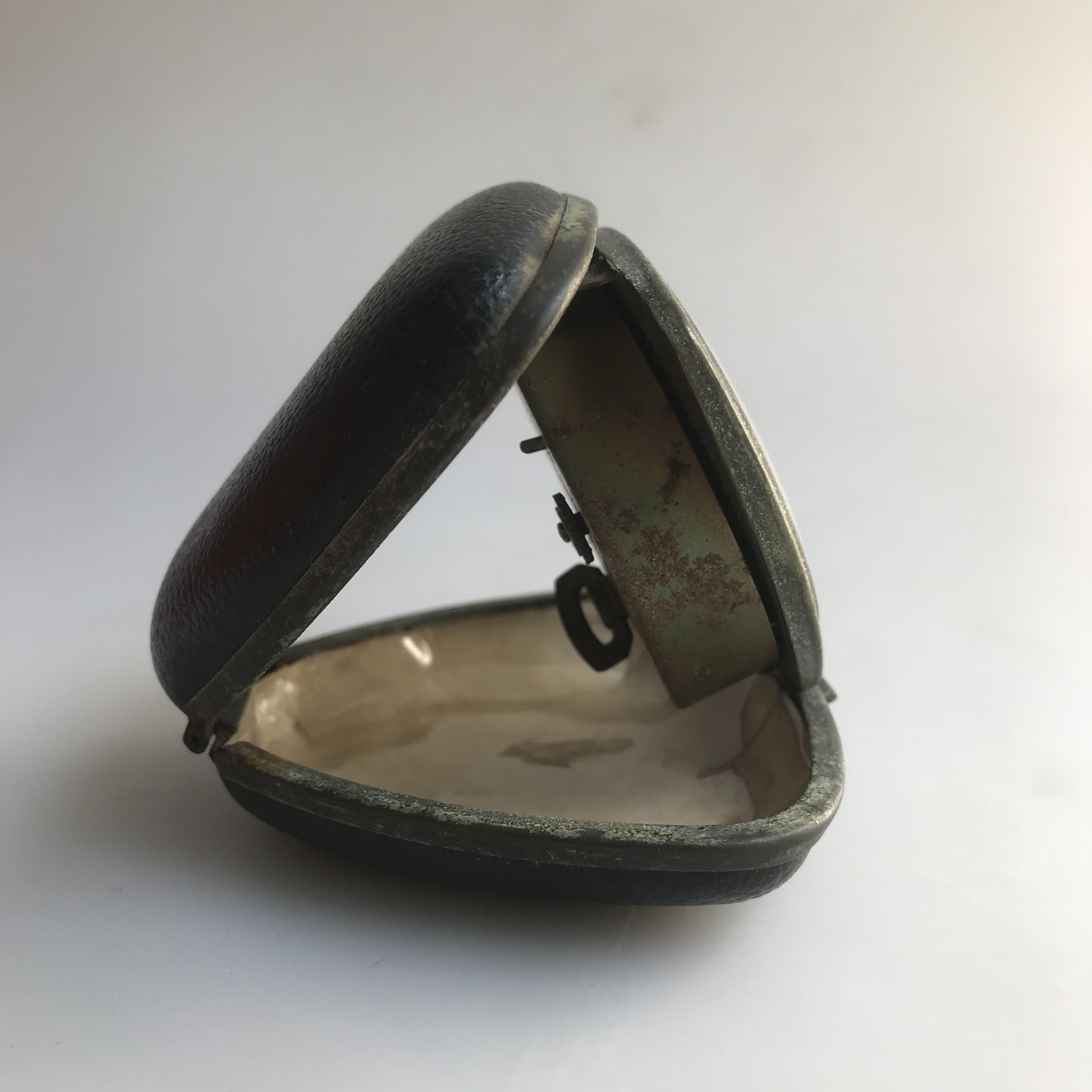 Vintage Citizen Alarm watch - Triangular shape, red case. Untested Size ONE SIZE - 2 Thumbnail