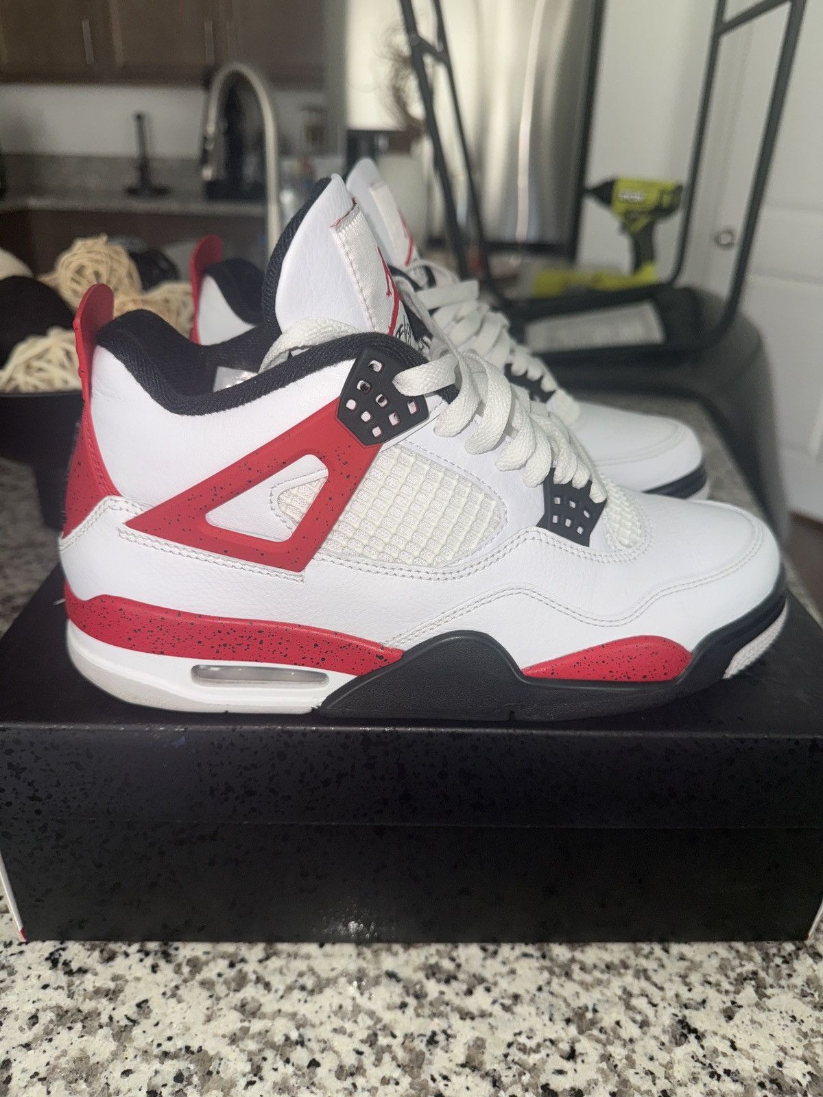 Jordan Brand Jordan 4 red cements Size US 8 / EU 41 - 3 Thumbnail