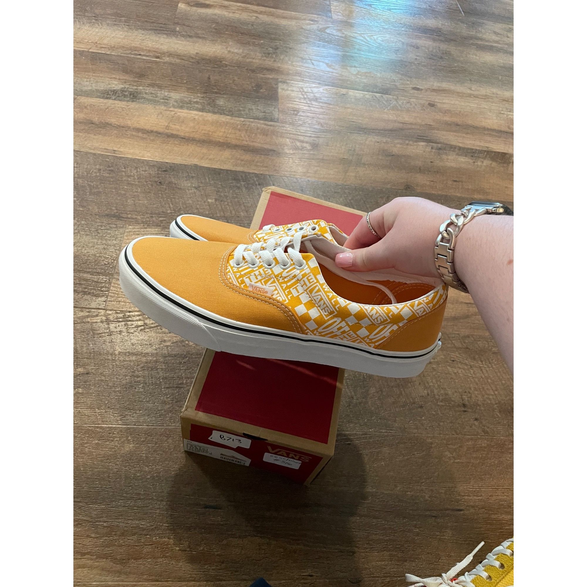 Vans Vans Era Off The Wall Golden Nugget VN0A54F13S61 Men’s 9.5 W Size US 9.5 / EU 42-43 - 6 Thumbnail